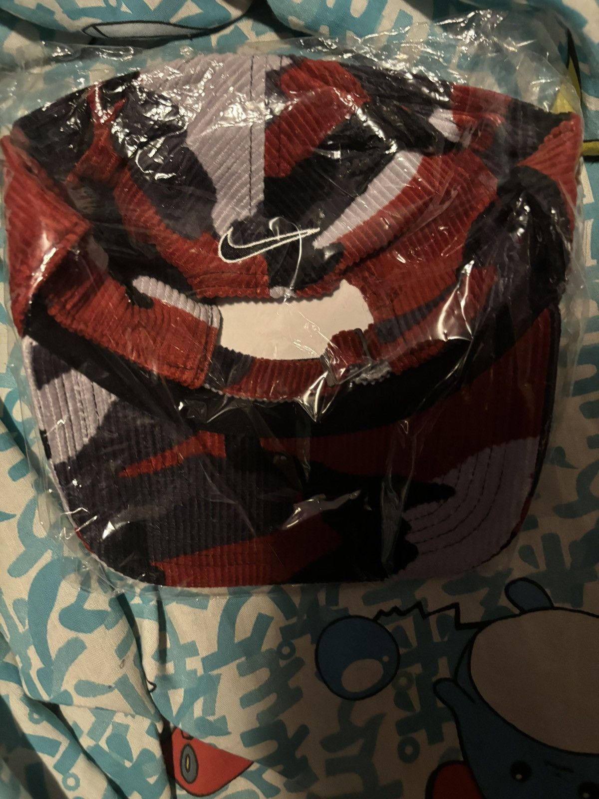 Nike × Supreme Supreme Nike Arc Corduroy 6-Panel Red Camo Size ONE SIZE - 4 Thumbnail