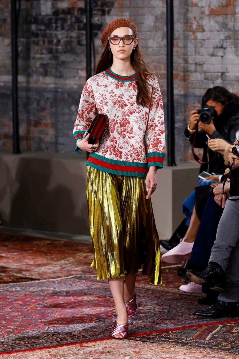 Gucci Gucci Sweatshirt with red and green floral pattern on the Size XS / US 0-2 / IT 36-38 - 1 Thumbnail