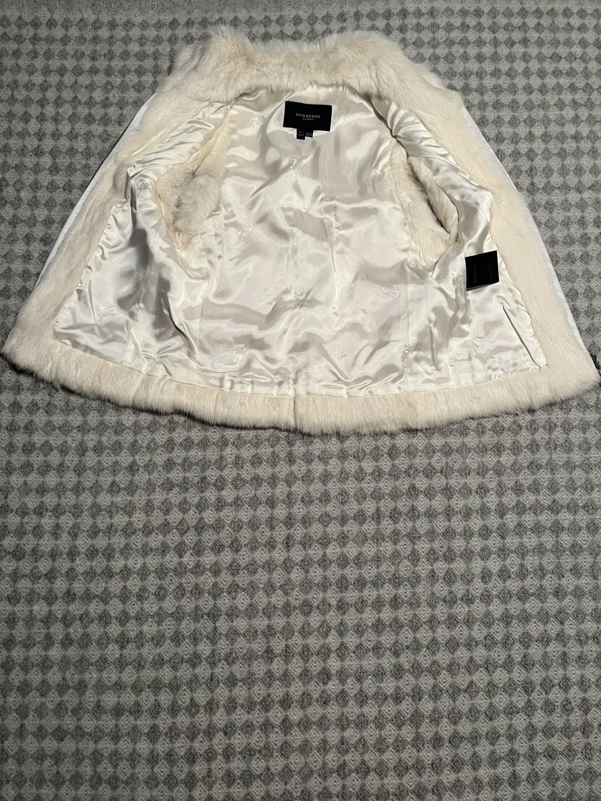 Burberry Burberry Real Rabbit Fur Vest Size S / US 4 / IT 40 - 3 Thumbnail