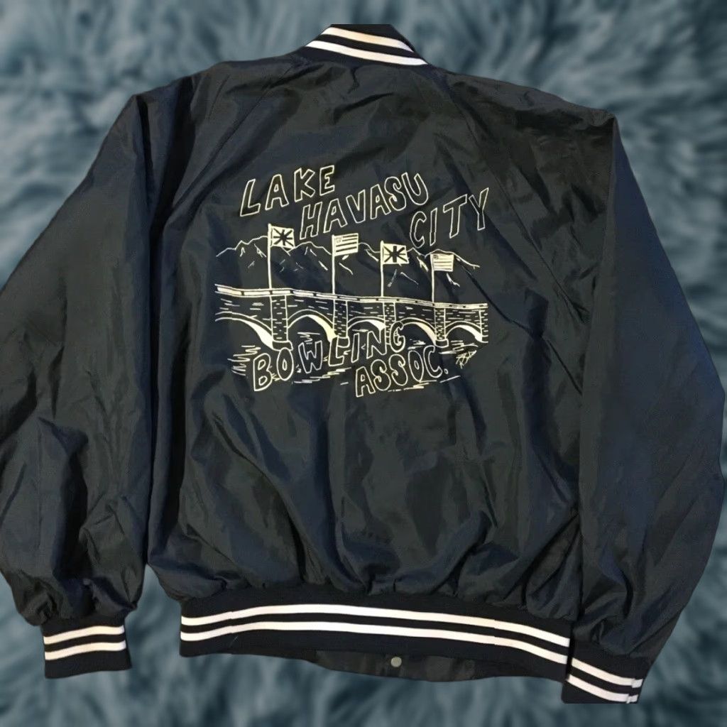 Vintage VINTAGE Motorcycle Jacket Mens S Blue Satin Bomber 80s 90s Grunge Bowling Hall Of Fame USA Pool Bar Rockabilly Western Arizona Chicago? Size US S / EU 44-46 / 1 - 1 Thumbnail