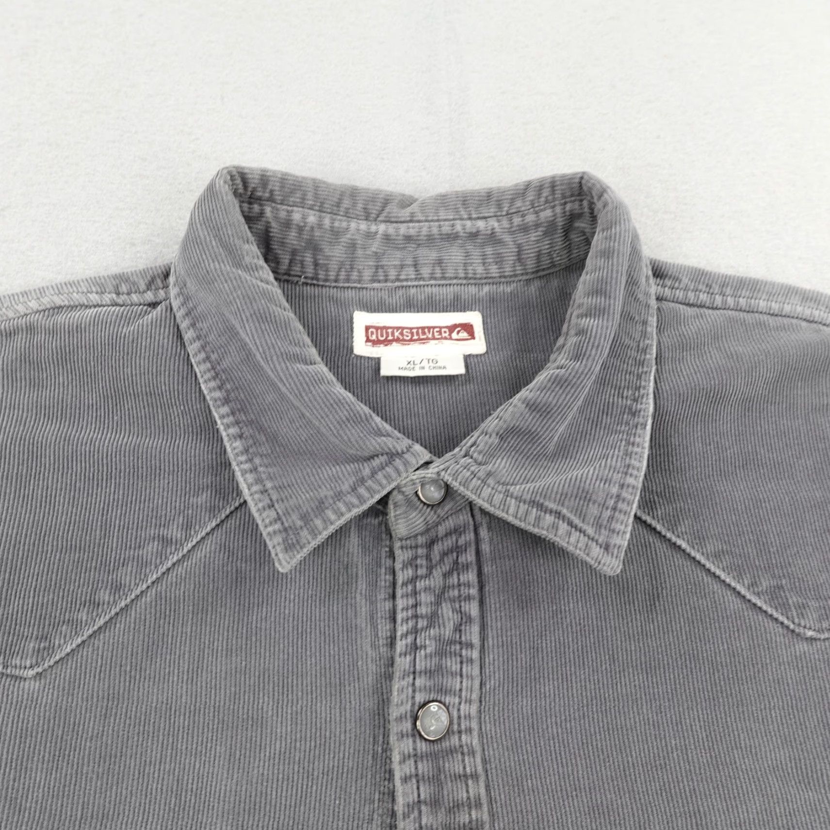 Quiksilver VINTAGE Quiksilver Men's XL Gray Corduroy Western Snap Shirt Casual Casualwear Size US XL / EU 56 / 4 - 2 Thumbnail