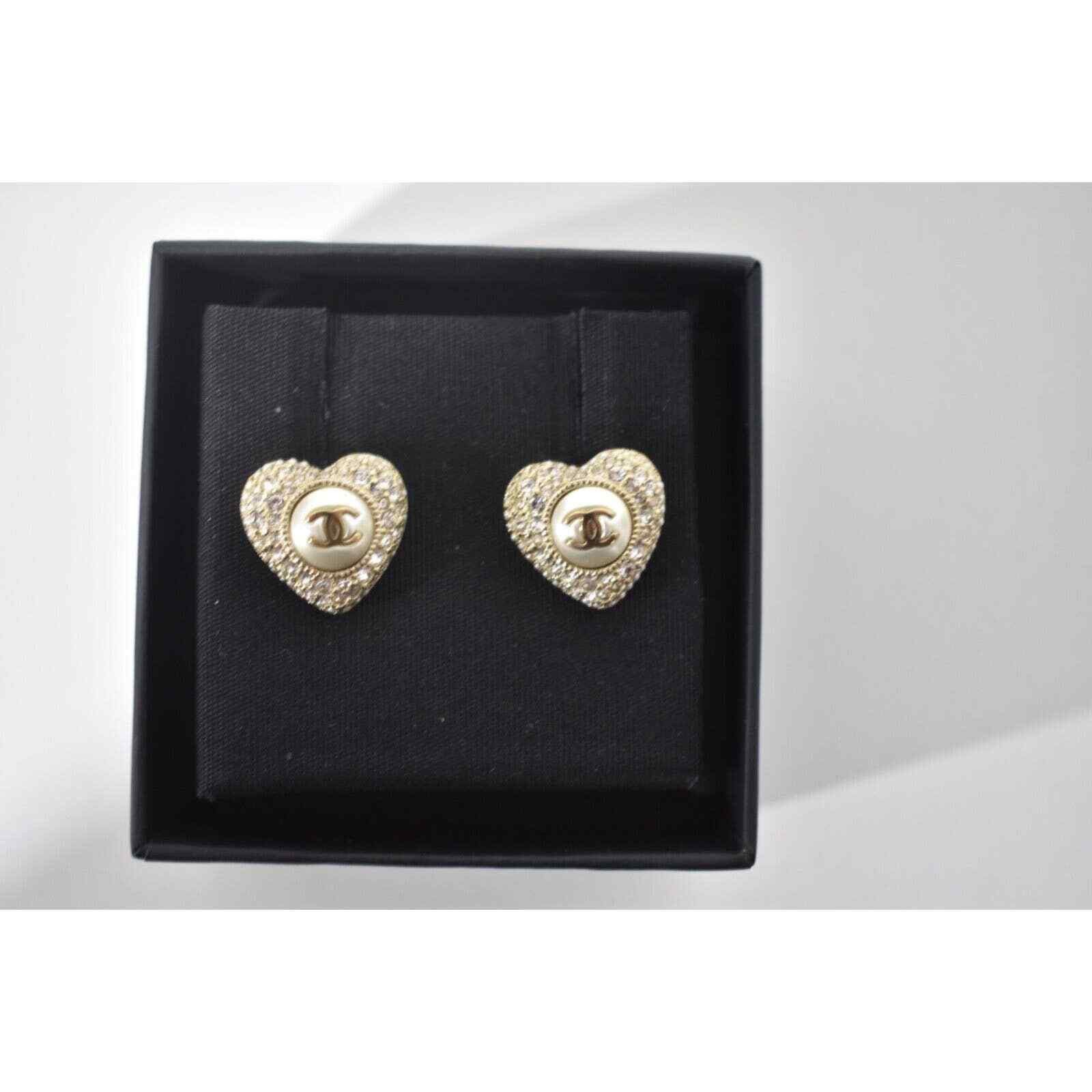 Chanel Chanel Heart Crystal Gold Pearl Pearly Stud Earrings Size ONE SIZE - 7 Thumbnail