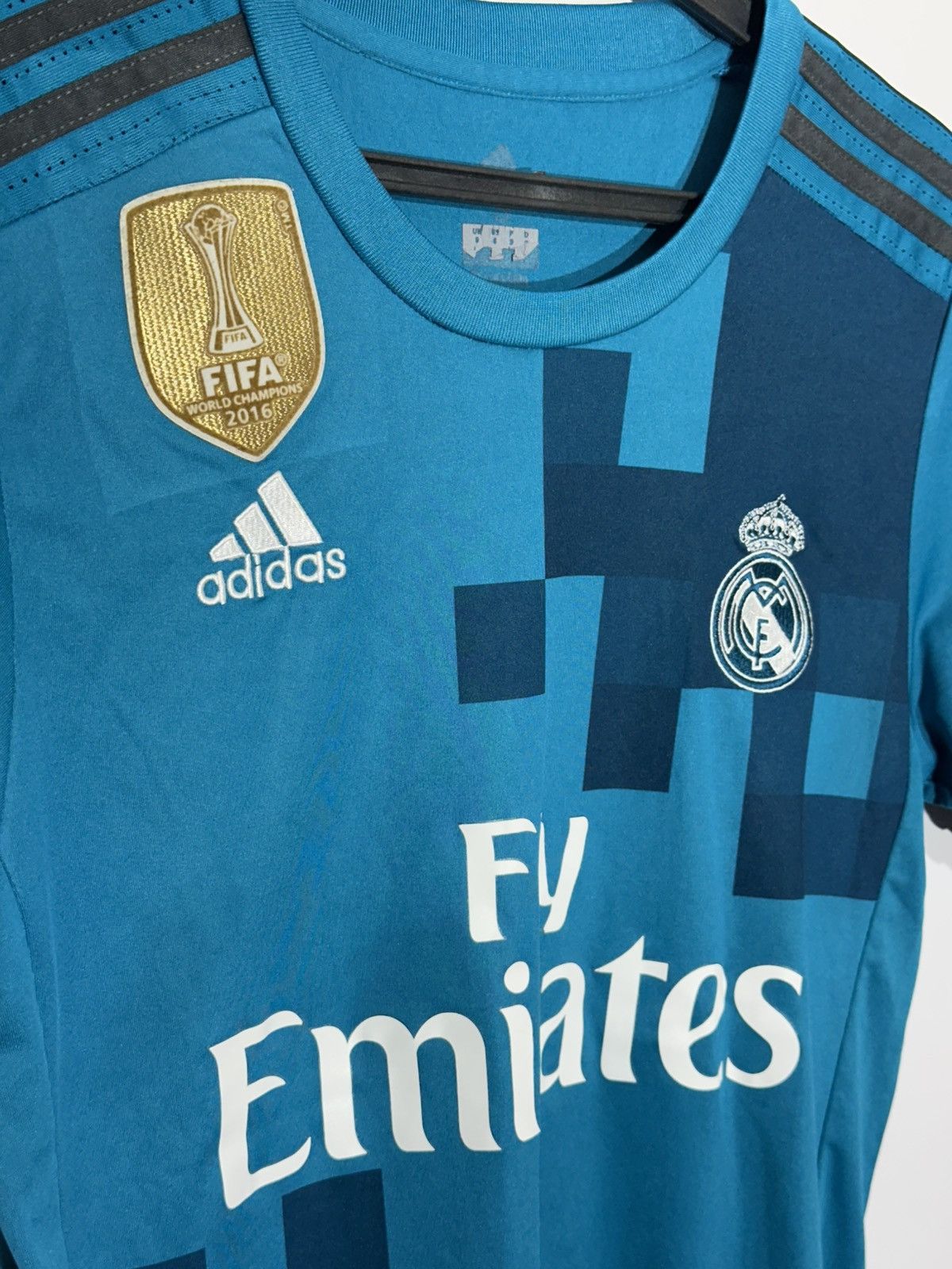 Other Authentic Real Madrid 2017/18 Away Kit — Ronaldo 7 Size US M / EU 48-50 / 2 - 2 Thumbnail