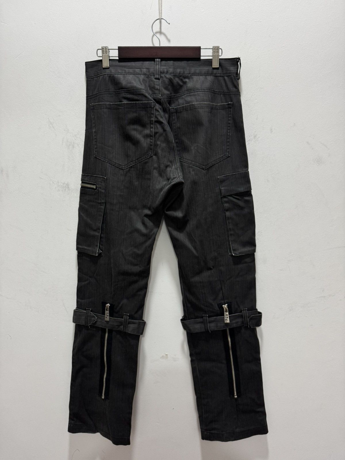 Japanese Brand JAPANESE STYLE IN THE ATTIC GOTH BONDAGE PUNK CARGO PANTS Size US 29 - 9 Thumbnail