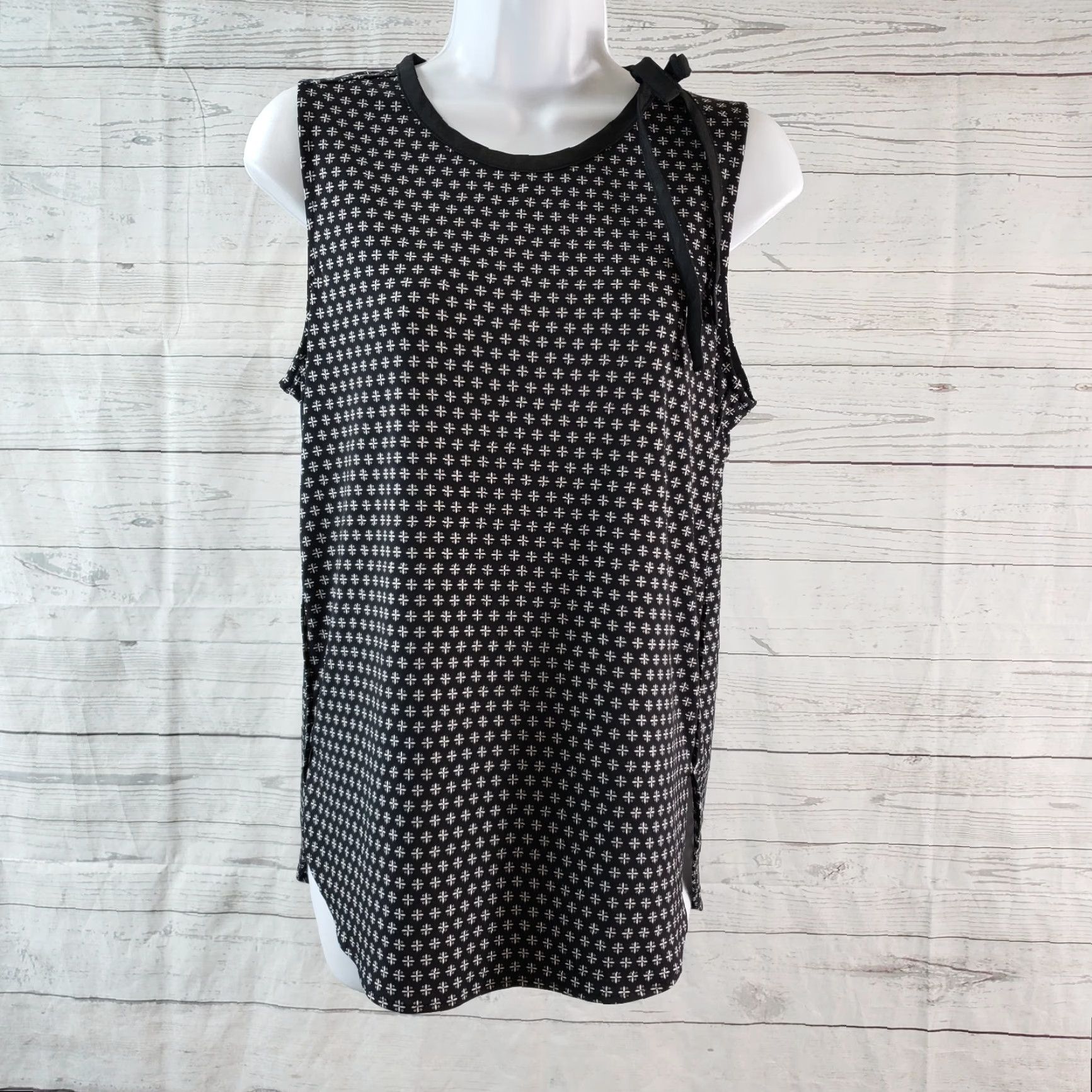 Banana Republic Banana Republic Womens Tank Top Sz Small Black White Shirt Adult Small Tank Size S / US 4 / IT 40 - 2 Thumbnail