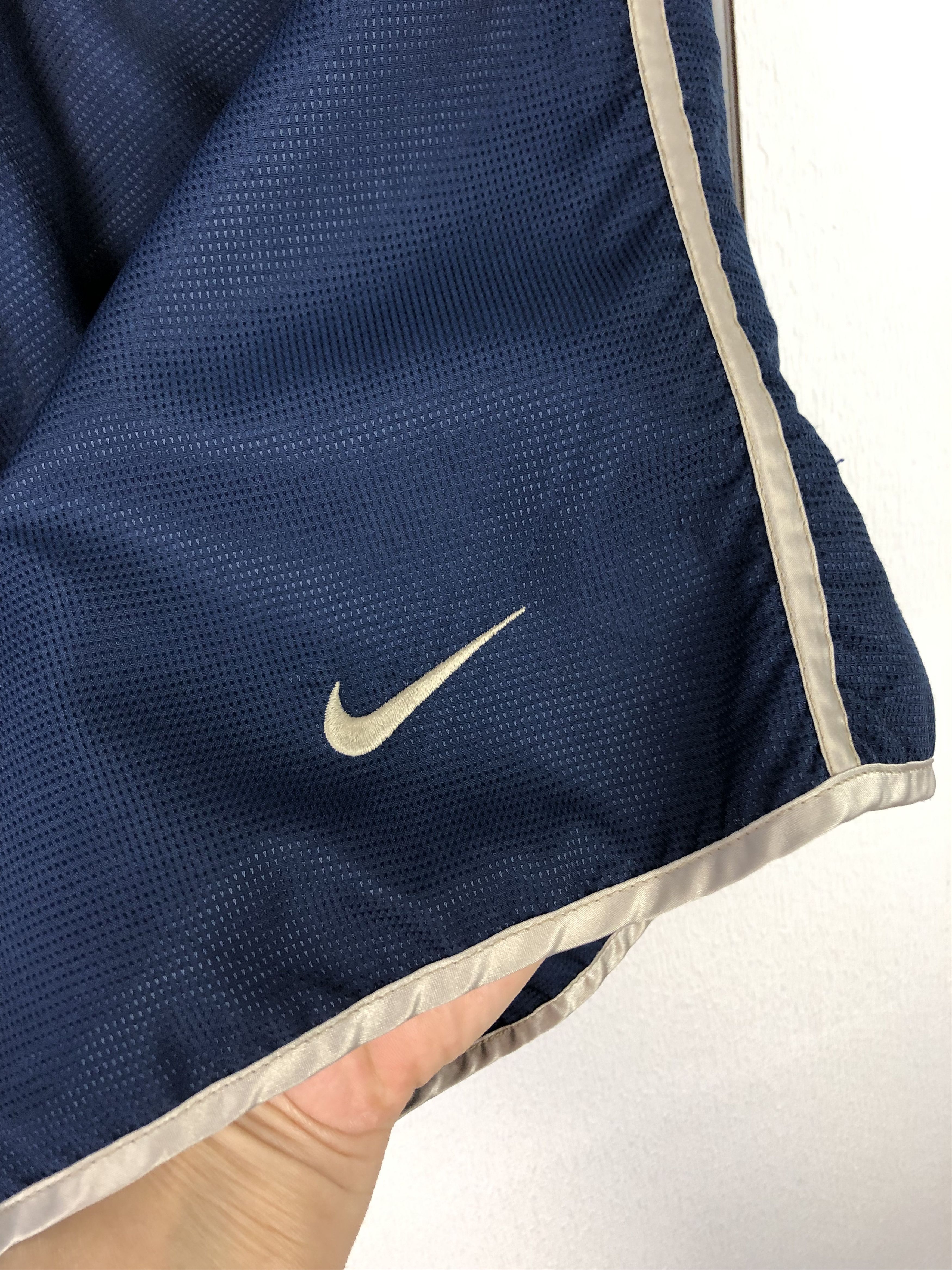 Nike Vintage 90's Nike FC Barcelona Football Shorts Soccer M Size US 32 / EU 48 - 4 Thumbnail