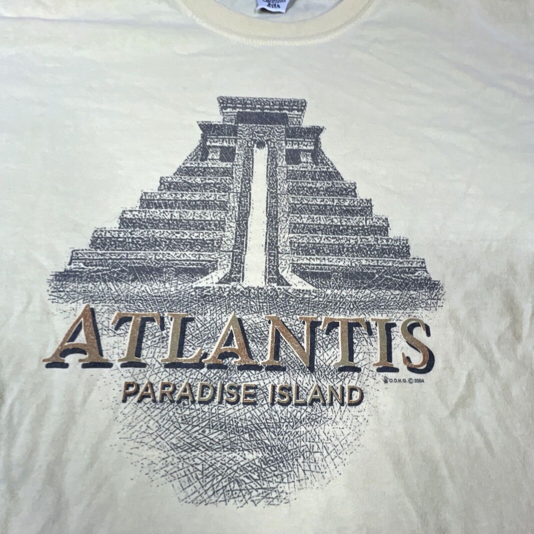Vintage Vintage 2004 Atlantis Paradise Island Shirt Size Large Rare Yellow Size US L / EU 52-54 / 3 - 2 Thumbnail