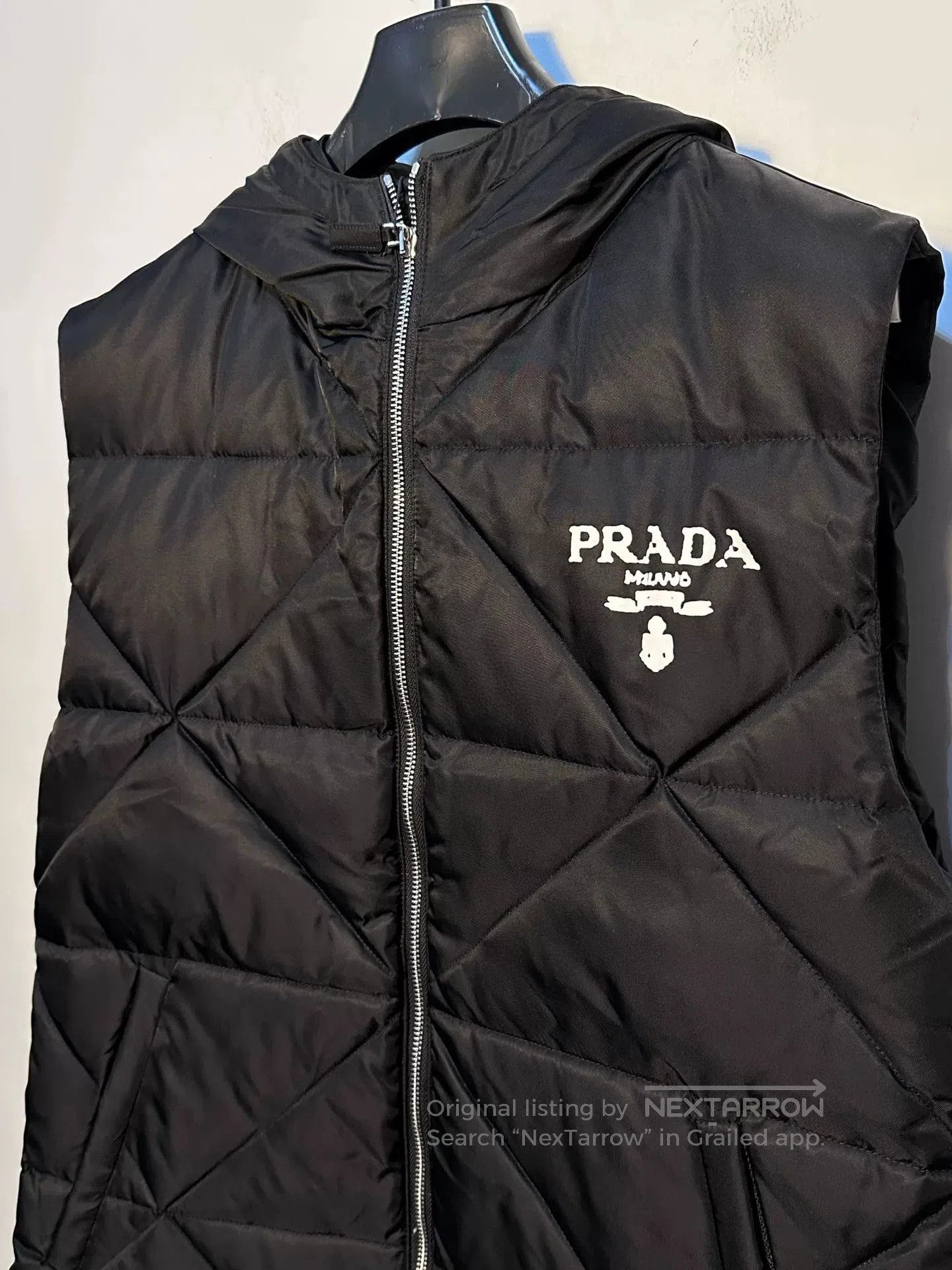 Prada Prada Men's Hooded Puffer Vest. Size US S / EU 44-46 / 1 - 2 Thumbnail