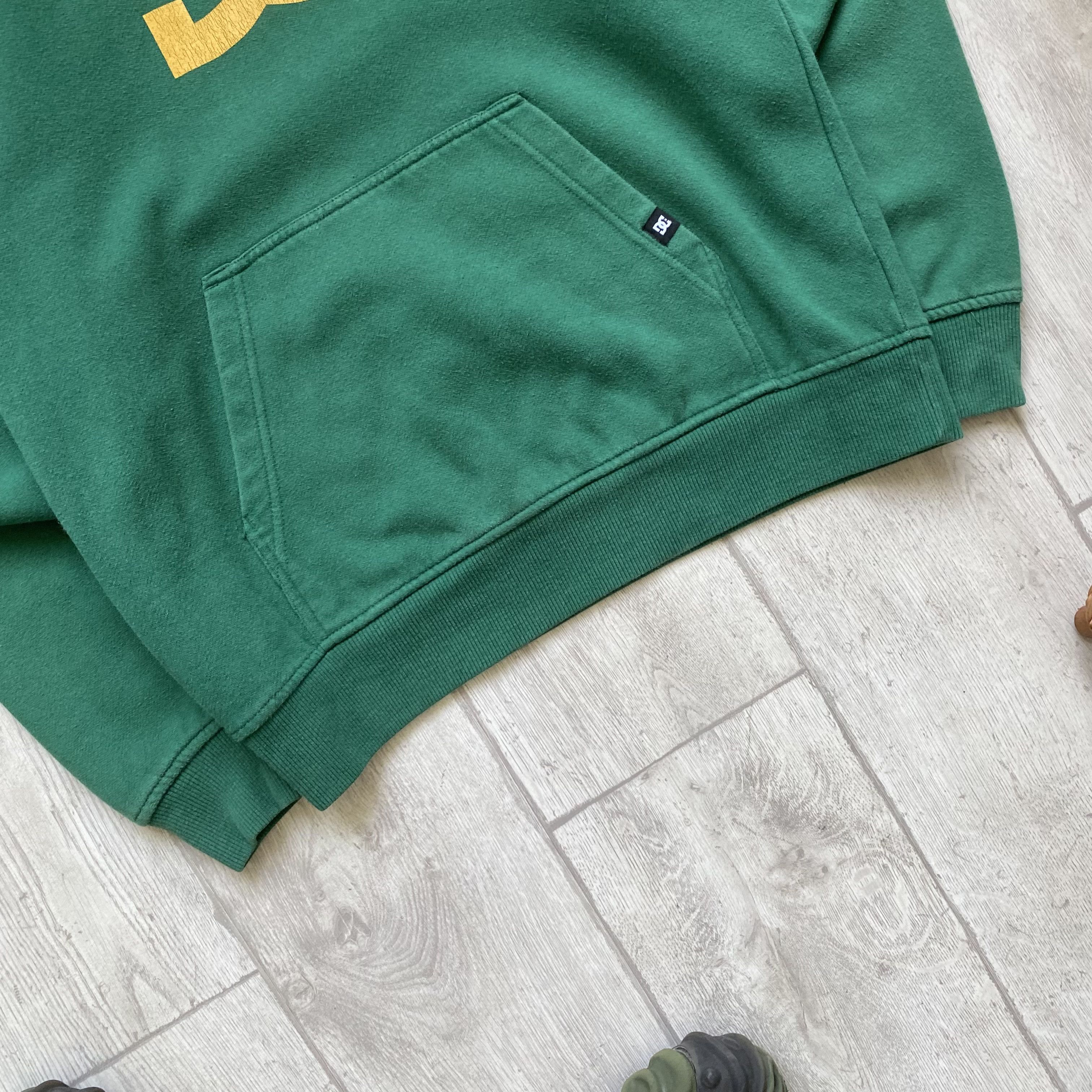 DC 🛹Vintage 00s DC Choes Boxy Hoodie center logo Skategang Size US S / EU 44-46 / 1 - 3 Thumbnail