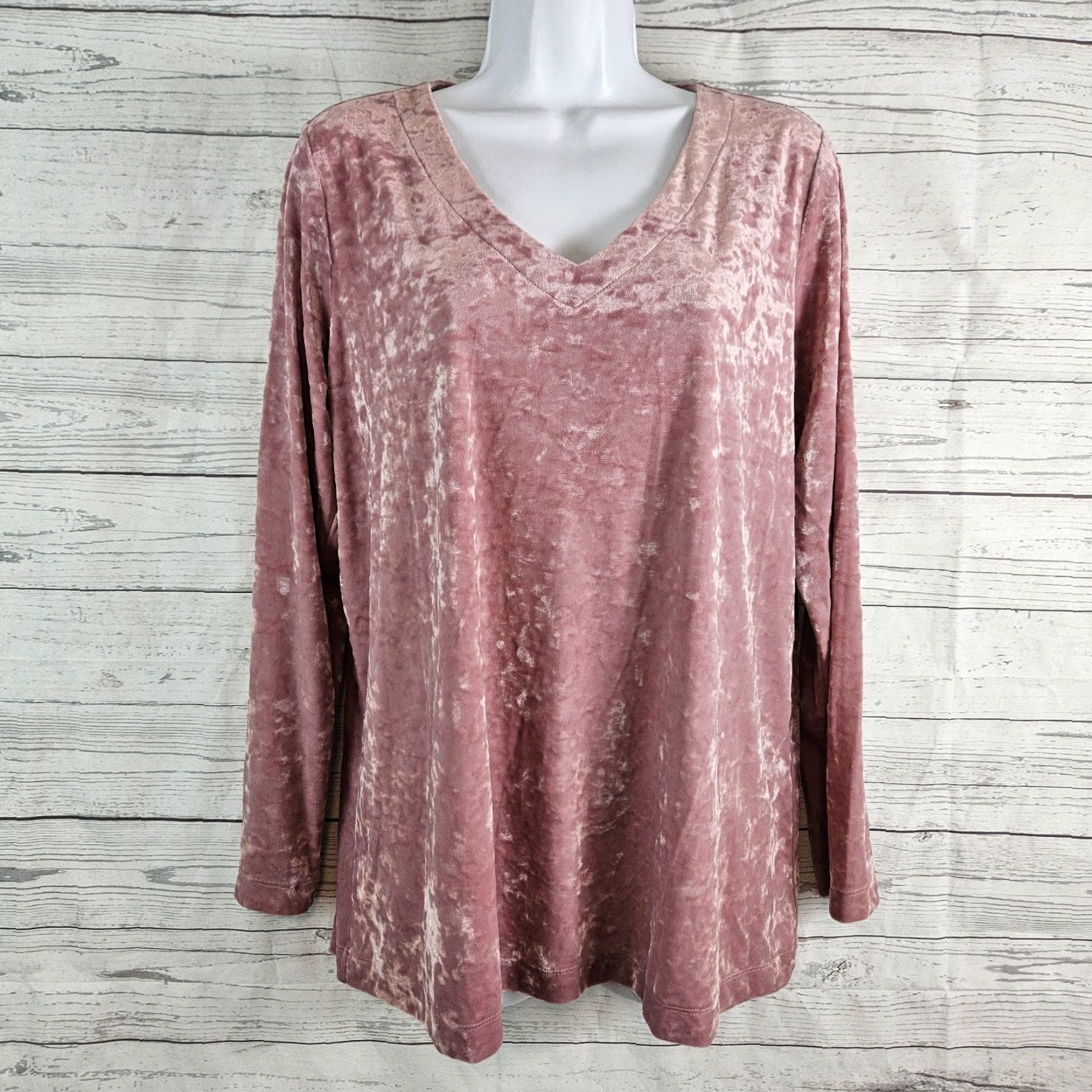 J. Jill **J. Jill Women's Pink Velvet Top Size Medium V-Neck** User: J. Jill Women's Pink Velvet Top Size Medium V-Neck Size M / US 6-8 / IT 42-44 - 2 Thumbnail