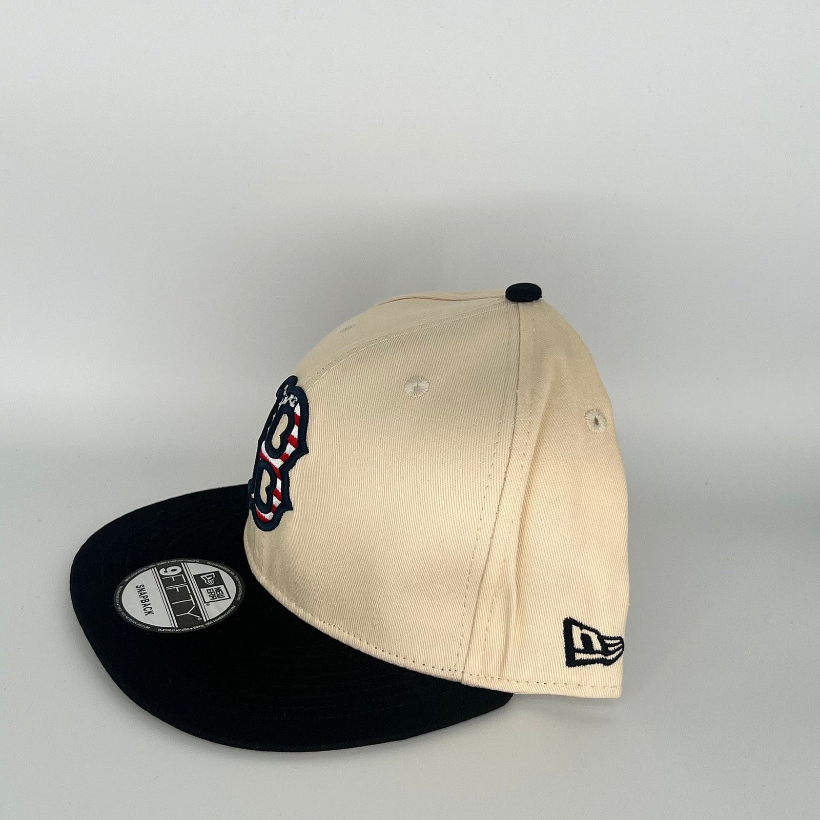 New Era Khaki Black Boston Red Sox A.L Side Patch New Era MLB 9Fifty Size ONE SIZE - 2 Thumbnail