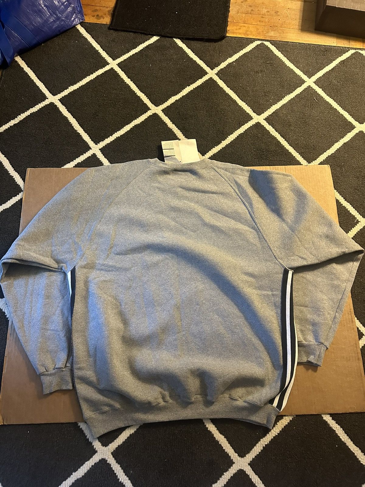 Adidas × Vintage Vintage adidas striped logo crewneck NWT Size US XXL / EU 58 / 5 - 4 Thumbnail
