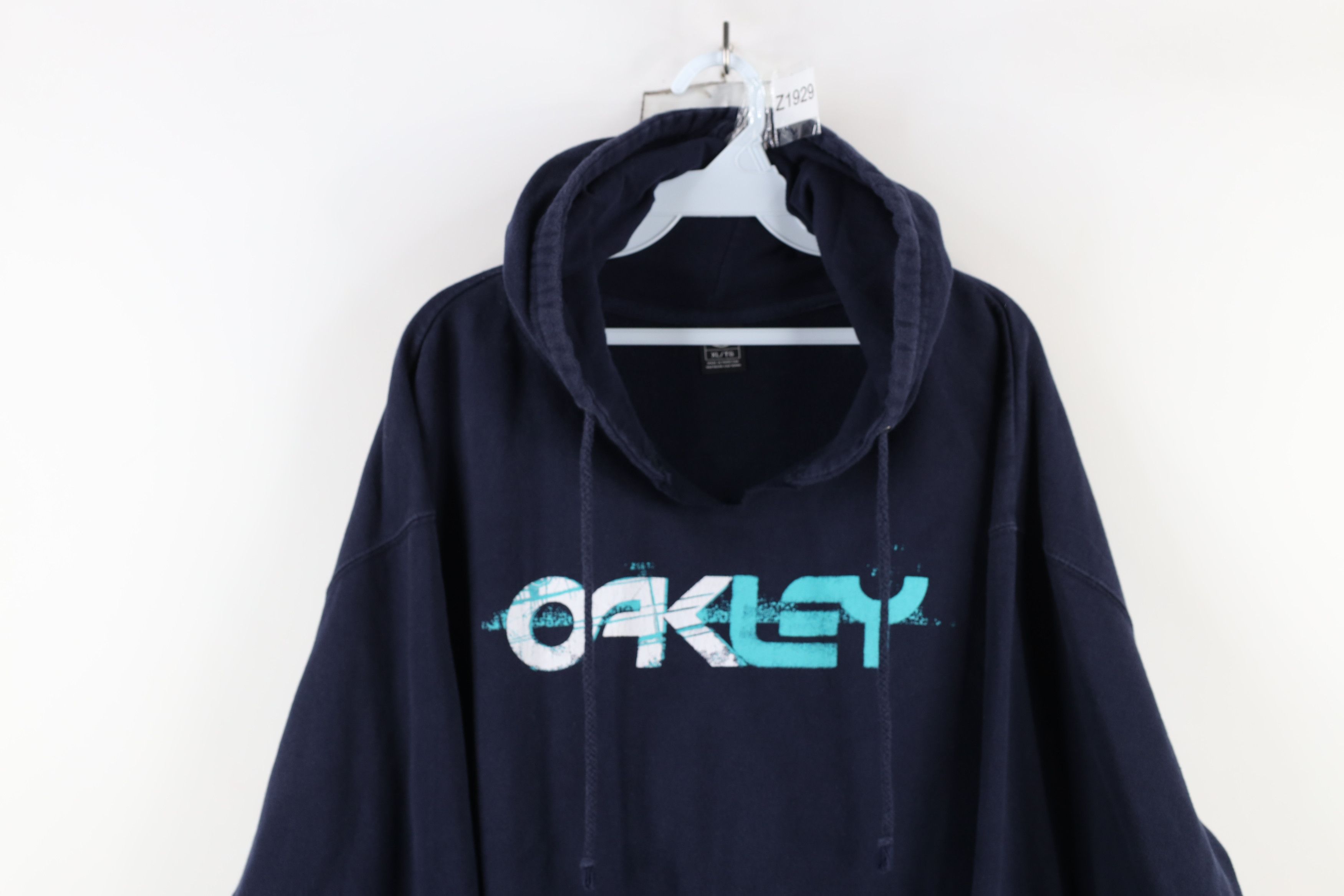 Oakley × Vintage Vintage Y2K Oakley Spell Out Hoodie Sweatshirt Navy Blue Size US XL / EU 56 / 4 - 2 Thumbnail