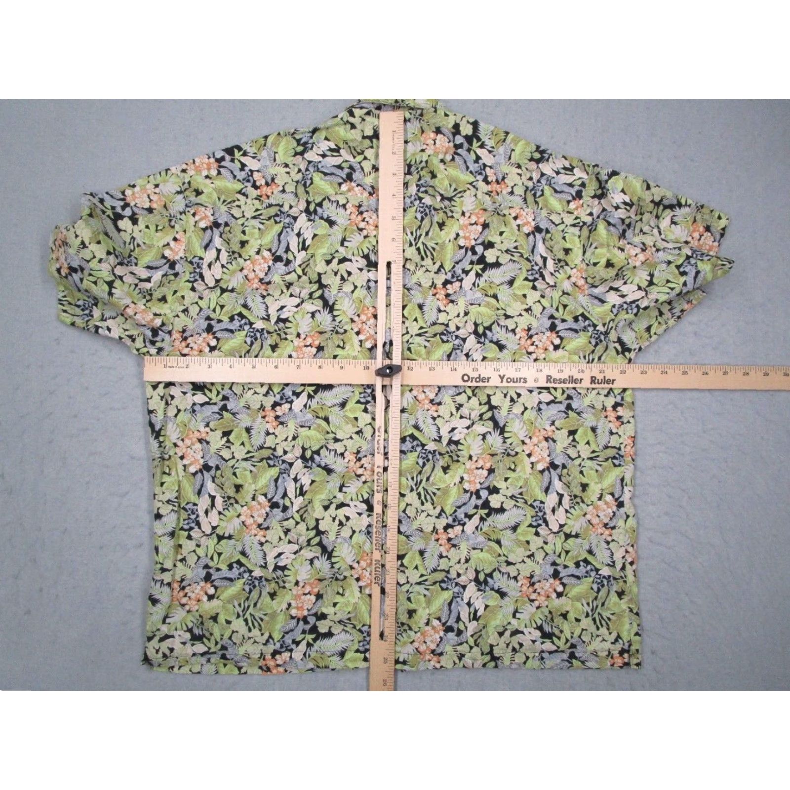 Tori Richard VINTAGE Tori Richard Men's Short Sleeve Hawaiian Shirt Medium Green Floral Button Up Tropical Beach Casual Made in USA Size US M / EU 48-50 / 2 - 5 Thumbnail