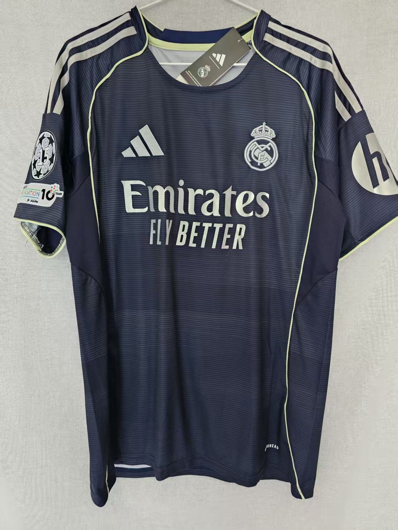 Other 2025 26 Real Madrid #10 Kylian Mbappé Jersey Away Size US M / EU 48-50 / 2 - 2 Thumbnail