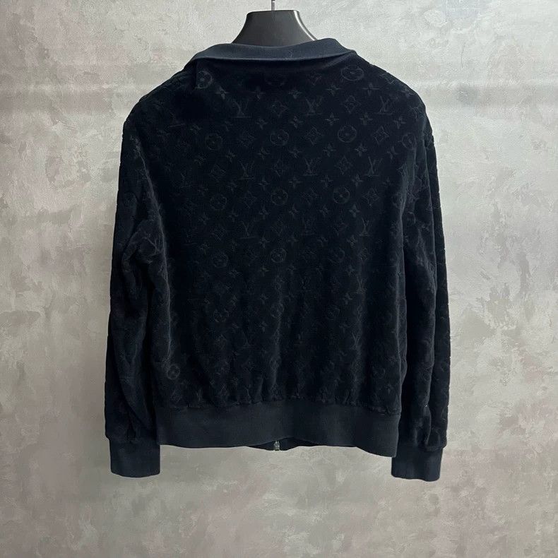 Louis Vuitton Louis Vuitton Black solid full-print lapel zip jacket Size US M / EU 48-50 / 2 - 5 Thumbnail