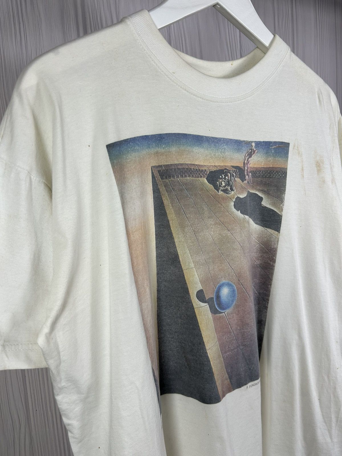 Arts & Science Rare Vintage 1998 Salvador Dali Vertigo Art T-Shirt Size L Size US L / EU 52-54 / 3 - 3 Thumbnail