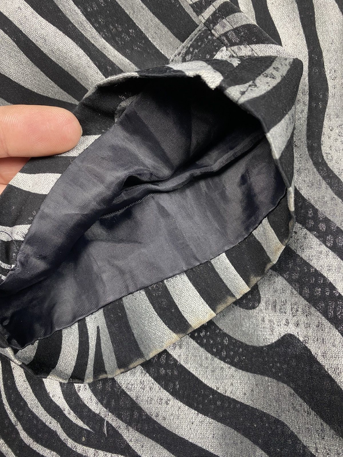 Versace Vintage Gianni Versace V2 Zebra Print Belted Wrap Jacket Size XL / US 12-14 / IT 48-50 - 8 Thumbnail