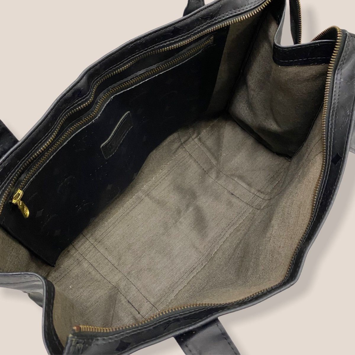MCM ‼️LASTDROP‼️ VINTAGE MCM BLACK VISETOS NYLON LONG SHOULDER BAG Size ONE SIZE - 11 Thumbnail