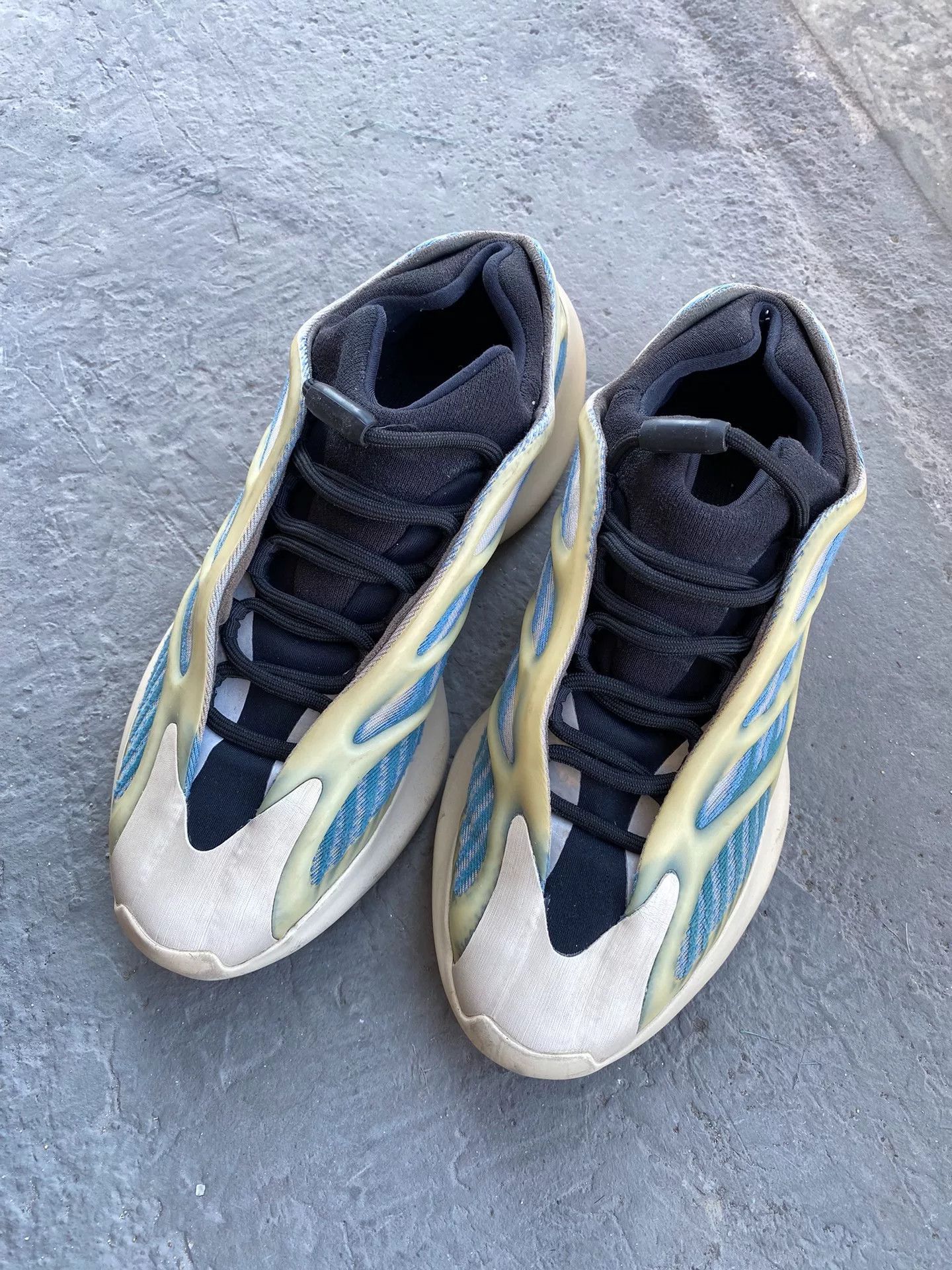 Adidas Adidas YEEZY700 Blue Lowtop Sneakers 42 Men Size US 9 / EU 42 - 1 Thumbnail