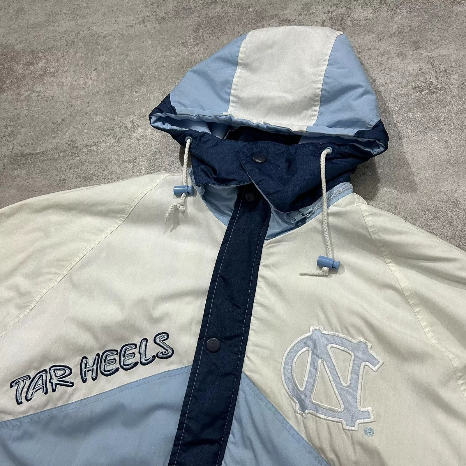 NCAA × Vintage UNC NORTH CAROLINA TAR HEELS PRO PLAYER PUFFER SPELL OUT Size US L / EU 52-54 / 3 - 4 Thumbnail