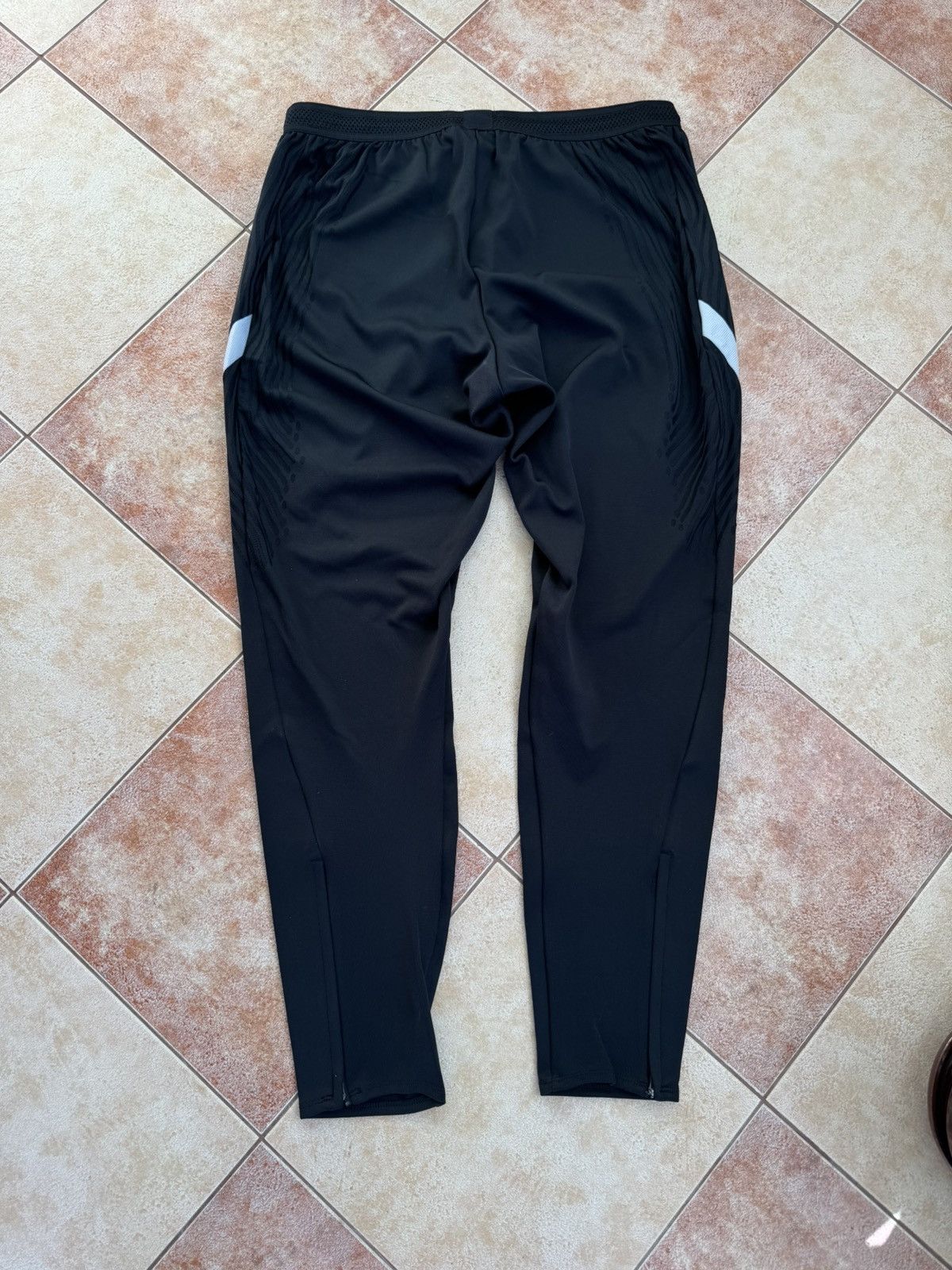 Nike Nike Liverpool 2020-2021 Soccer Drill Pants Football Jersey Size US 36 / EU 52 - 2 Thumbnail