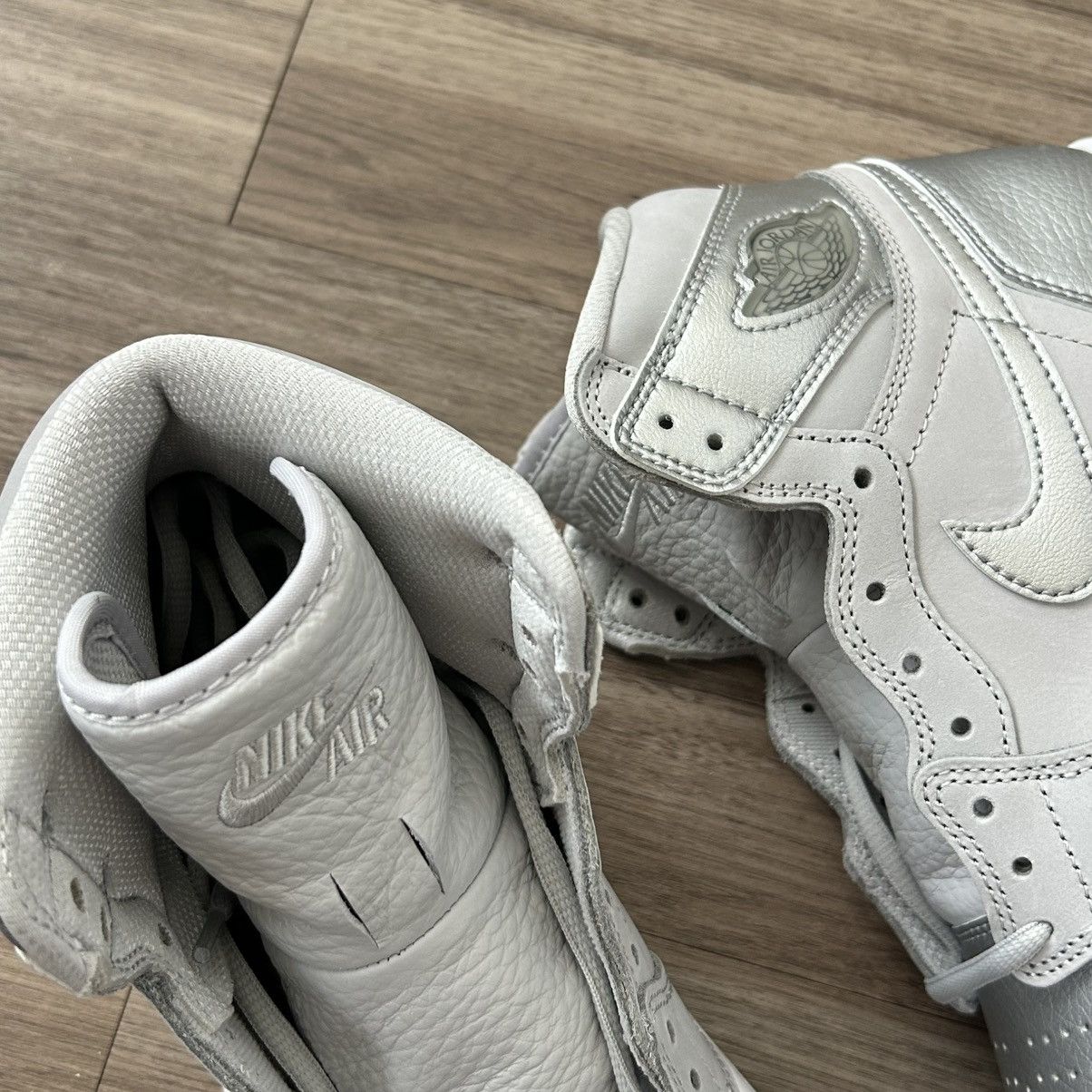 Jordan Brand 2020 Air Jordan 1 Neutral Grey Co.JP High sz 8M Size US 8 / EU 41 - 3 Thumbnail