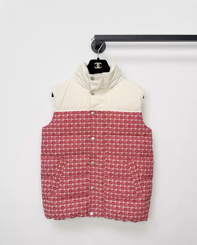 Gucci Gucci down vest, authentic Size L / US 10 / IT 46 - 1 Thumbnail