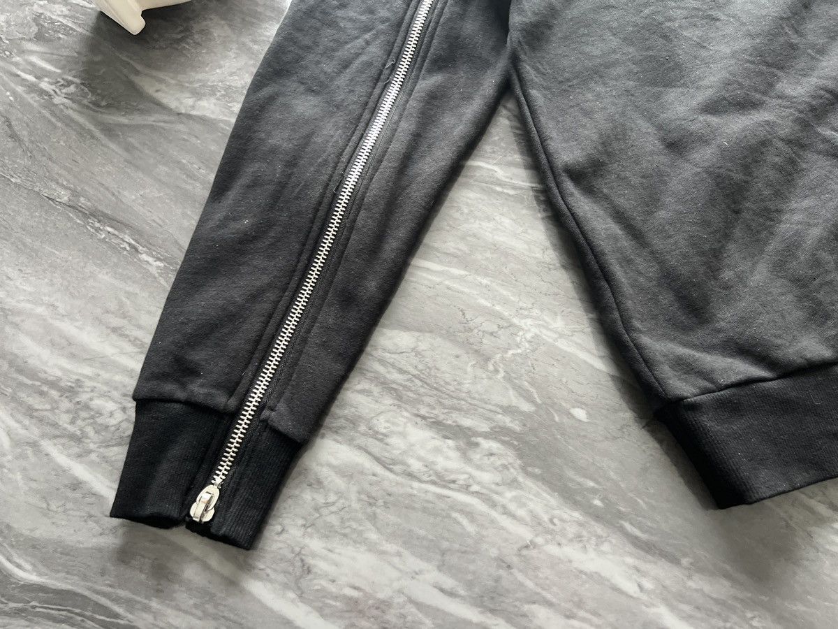 Givenchy GIVENCHY : Full Zipper Center Line Double Side Size US M / EU 48-50 / 2 - 12 Thumbnail
