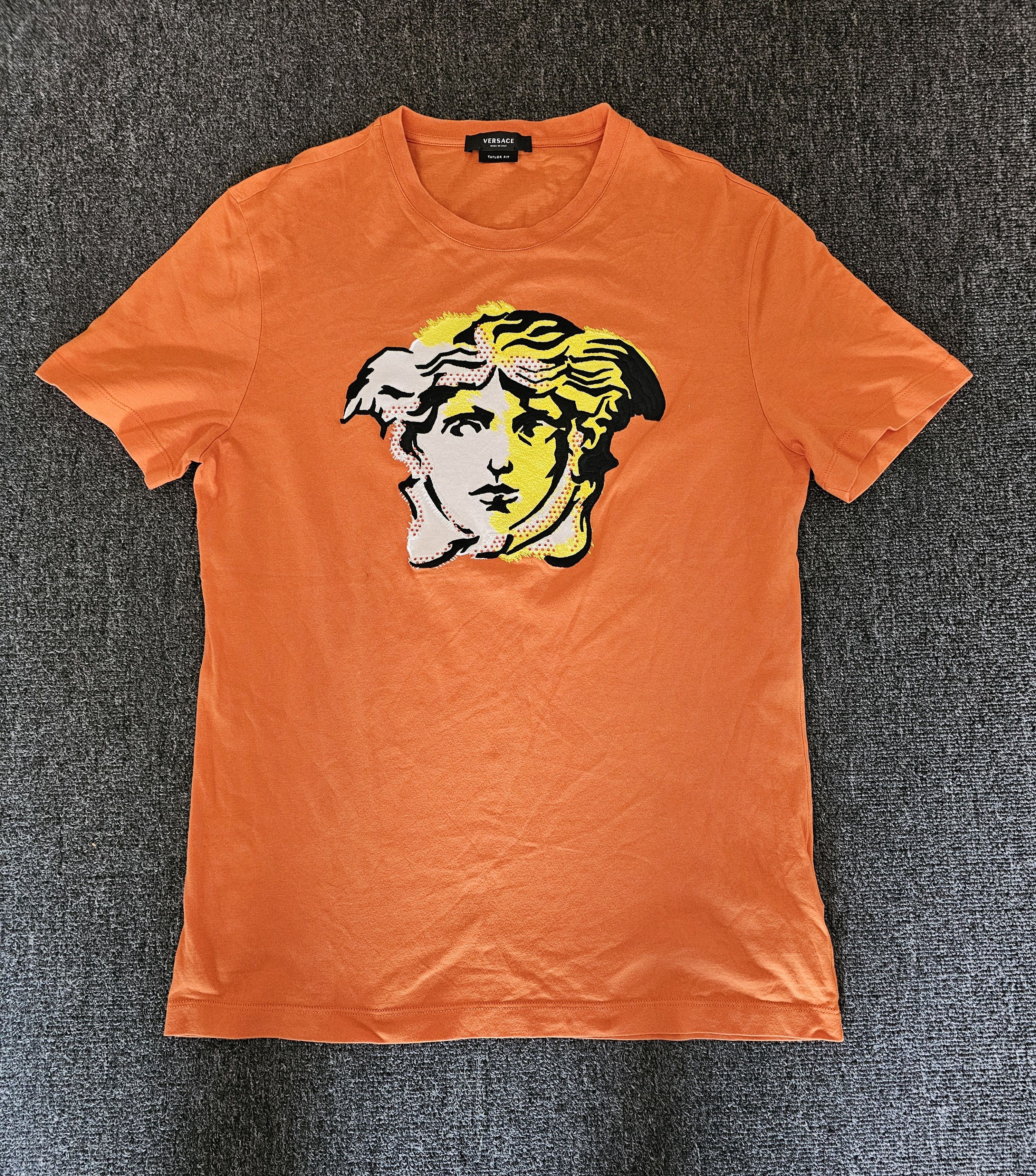 Versace Versace unisex diamonds T-shirts size S like new Size US S / EU 44-46 / 1 - 1 Thumbnail