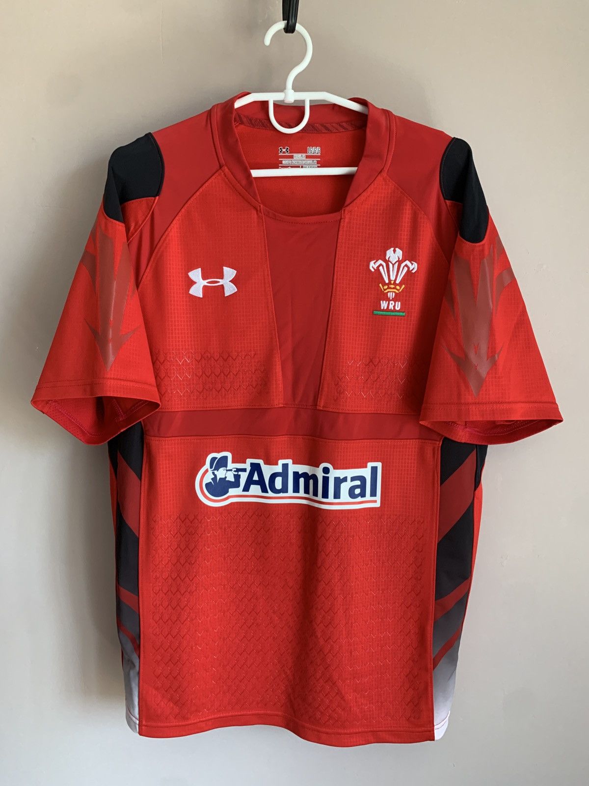 Under Armour Wales 2013 Home Rugby Union Shirt Under Armour Jersey Size L Size US L / EU 52-54 / 3 - 1 Thumbnail