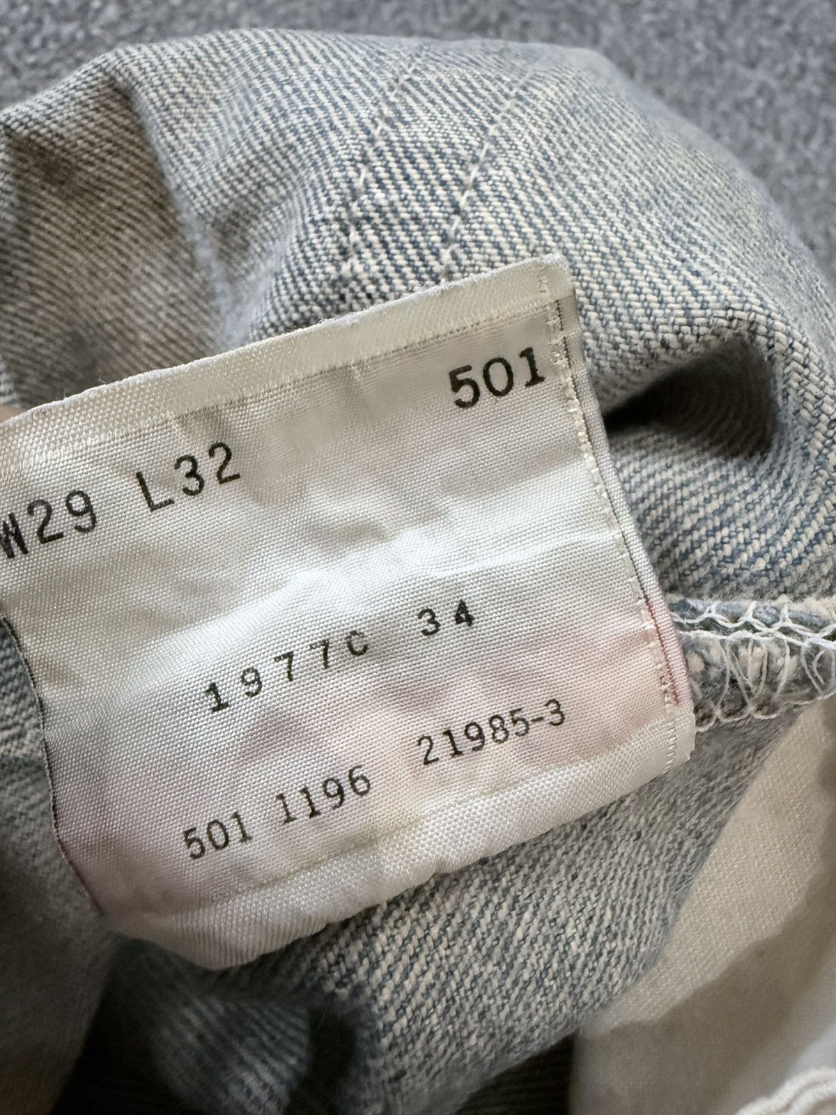 Levi's Vintage Clothing Vintage Levi’s 501 USA 90s Distressed Fade Denim Size US 29 - 17 Thumbnail