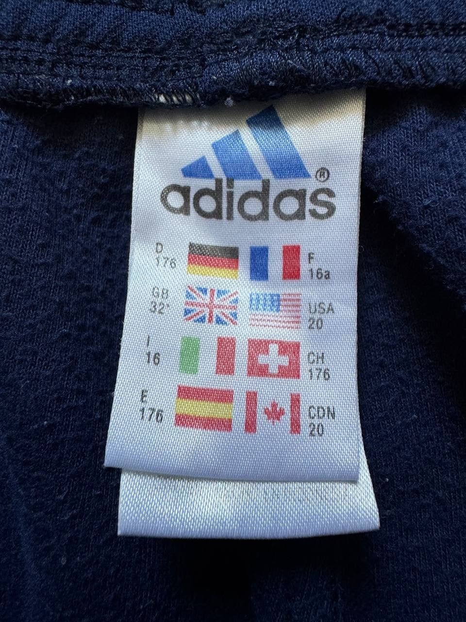 Adidas 90s Vintage Adidas Retro Shorts size M Size US 32 / EU 48 - 9 Thumbnail