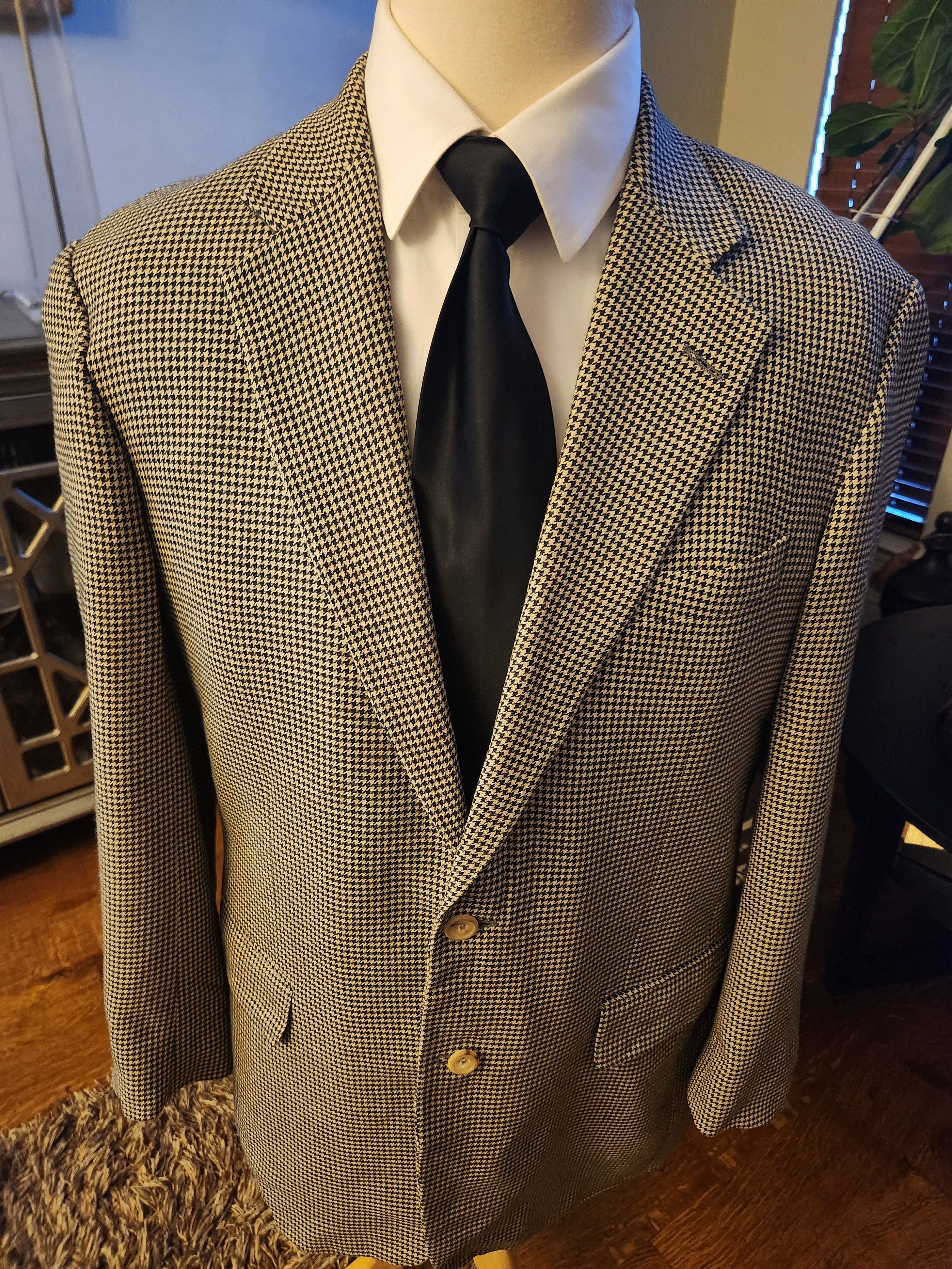 Samuelsohn Silk/Wool Blend Men's Black and Gray Houndstooth Blazer Size 42R - 1 Thumbnail