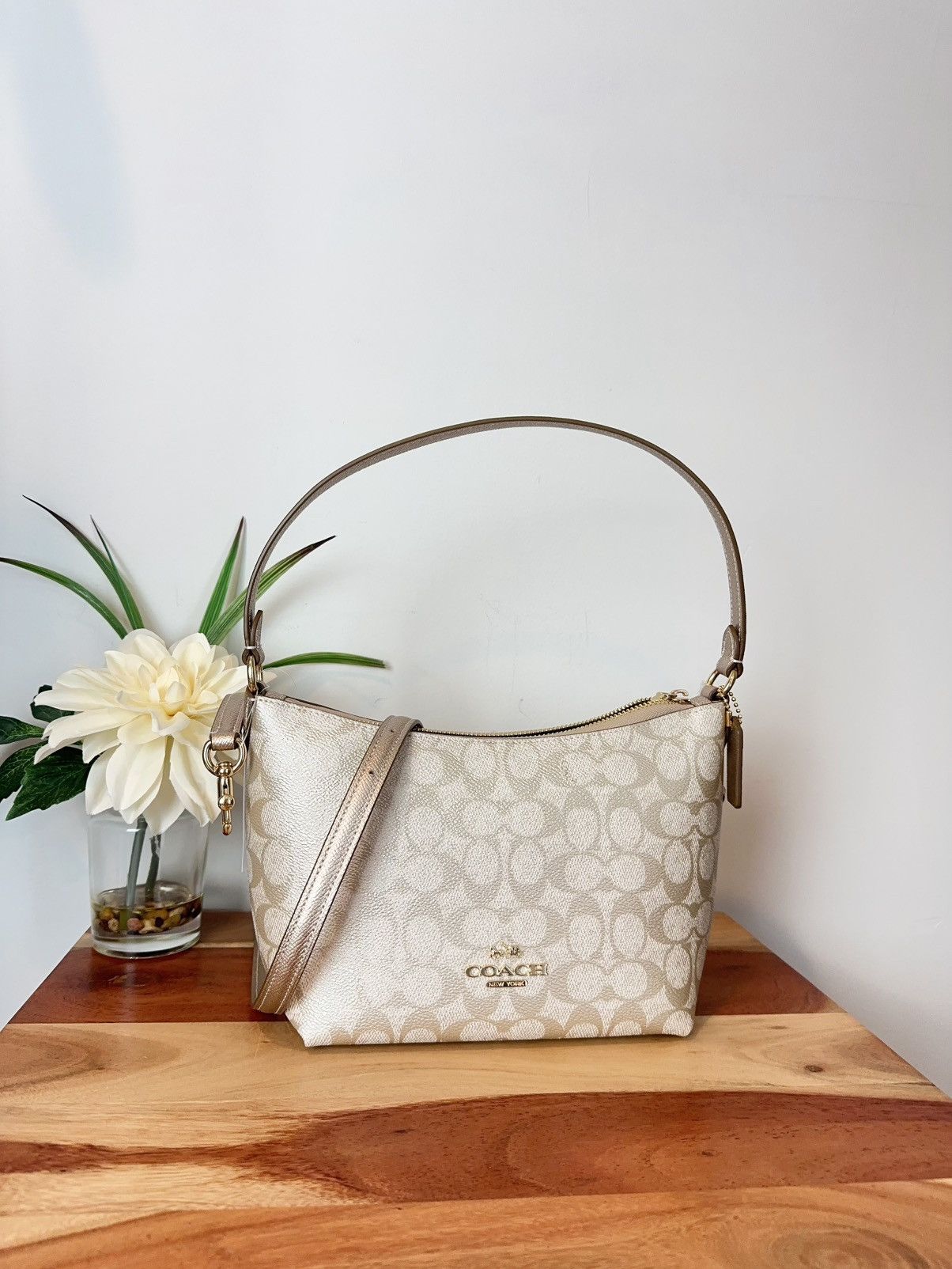 Coach NWT Coach Zip Top Shoulder Bag In Signature Canvas Size ONE SIZE - 1 Thumbnail