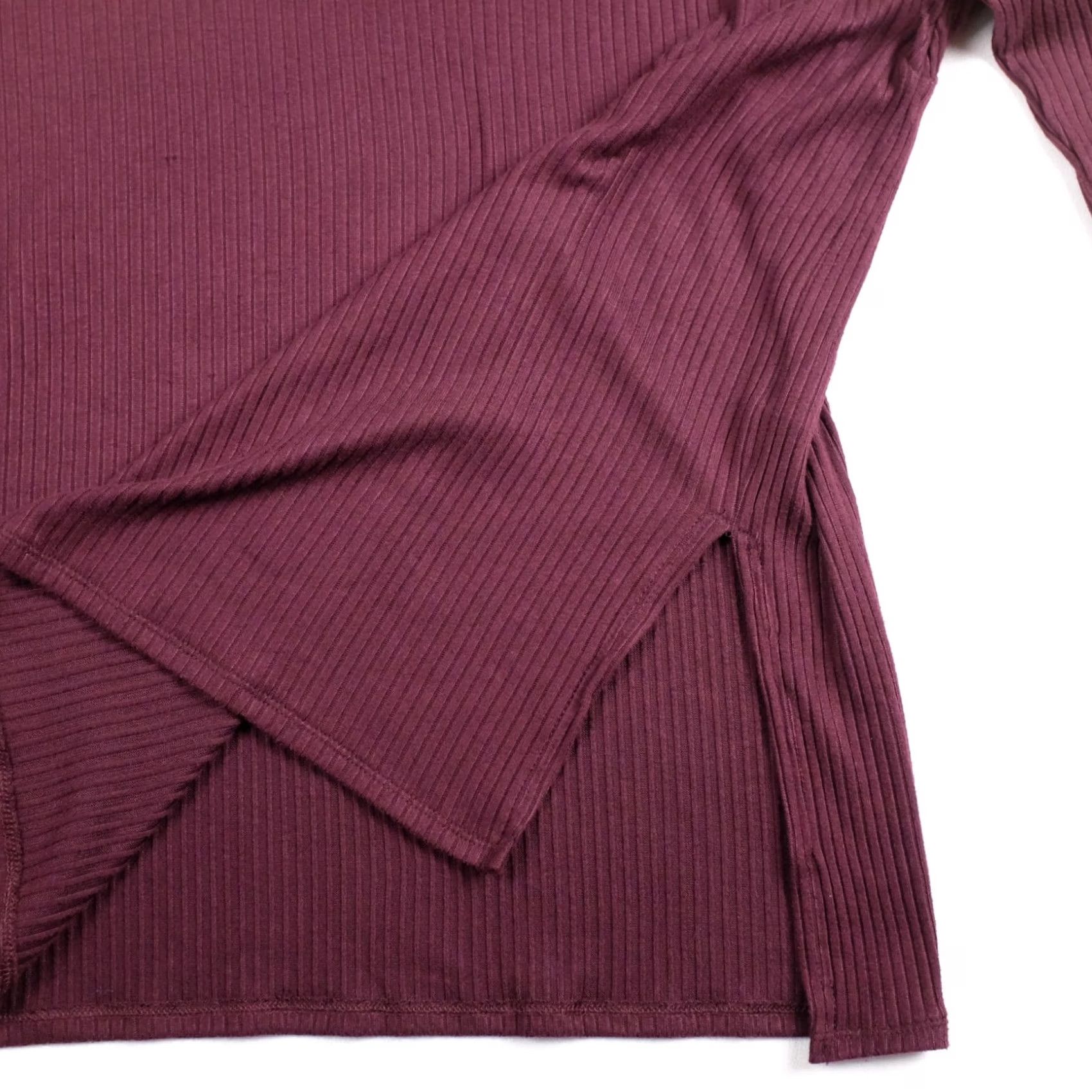 American Eagle Outfitters American Eagle Shirt Womens Medium Maroon Pullover Long Sleeve V-Neck T-Shirt Size M / US 6-8 / IT 42-44 - 3 Thumbnail