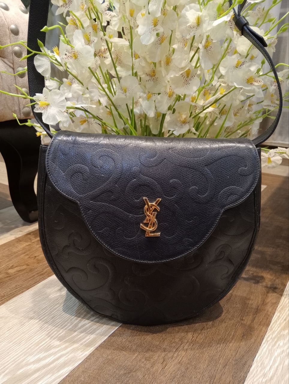 Yves Saint Laurent YVES SAINT LAURENT BLACK LEATHER ARABESQUE SHOULDER BAG Size ONE SIZE - 2 Thumbnail