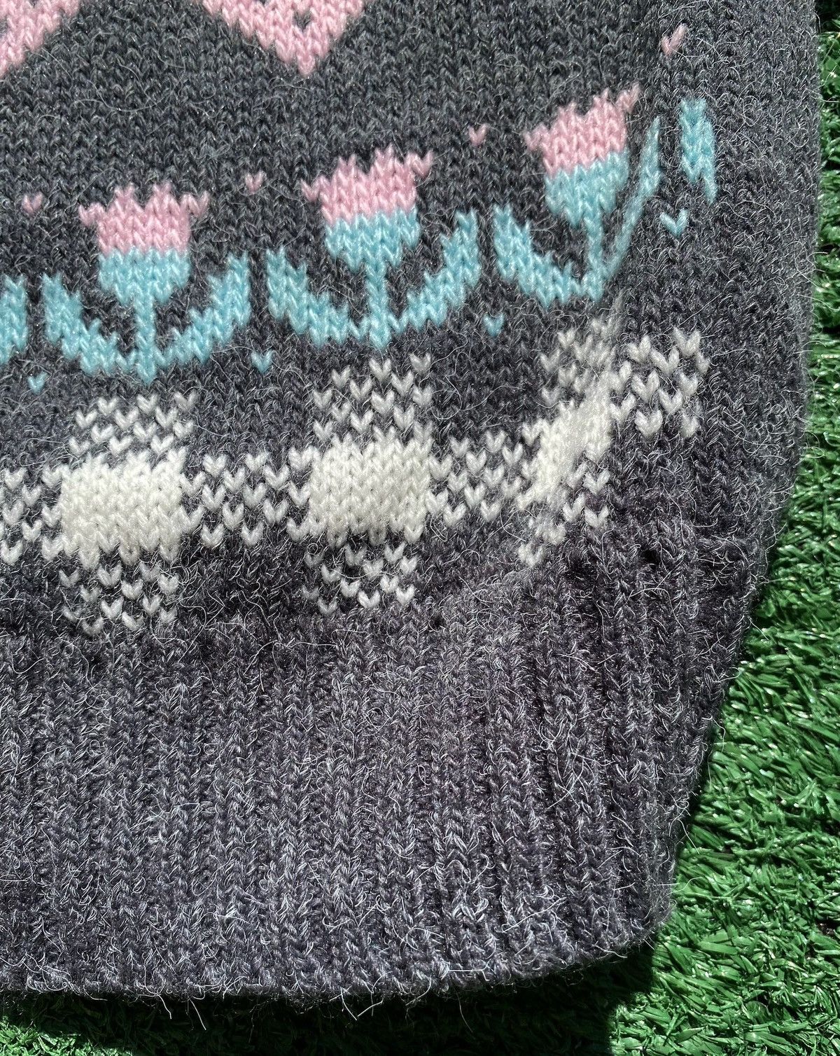 Vintage Vintage 80’s Needles Up Duck Rabbits Hearts Cardigan Sweater Size XL / US 12-14 / IT 48-50 - 9 Thumbnail