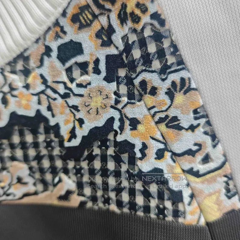 Louis Vuitton Louis Vuitton Blue and yellow floral badge logo hoodie dre Size S / US 4 / IT 40 - 8 Thumbnail
