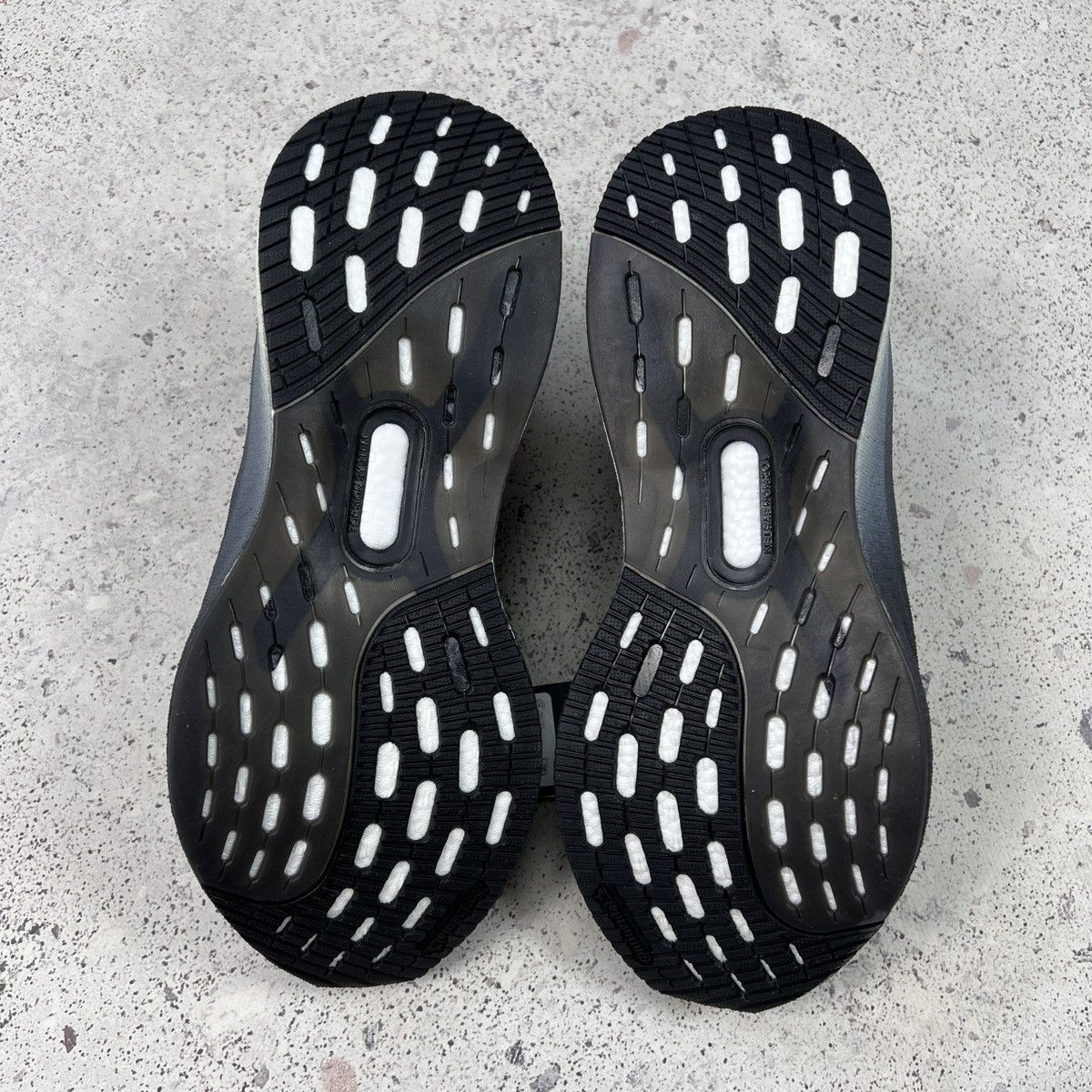 Y-3 Adidas Y-3 Ultraboost 5 Black Orbit Grey JR6647 Size US 7 / EU 40 - 9 Thumbnail