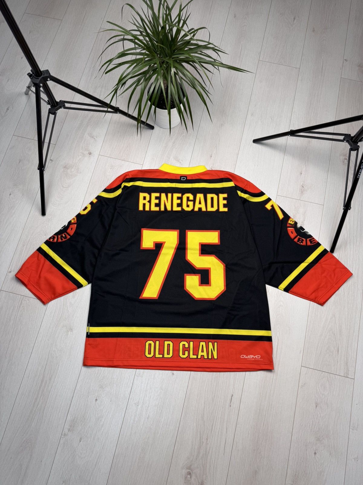 NHL Custom Owayo SC BG Baregraben Bern 75 RENEGADE Hockey Jersey Size US XL / EU 56 / 4 - 12 Thumbnail