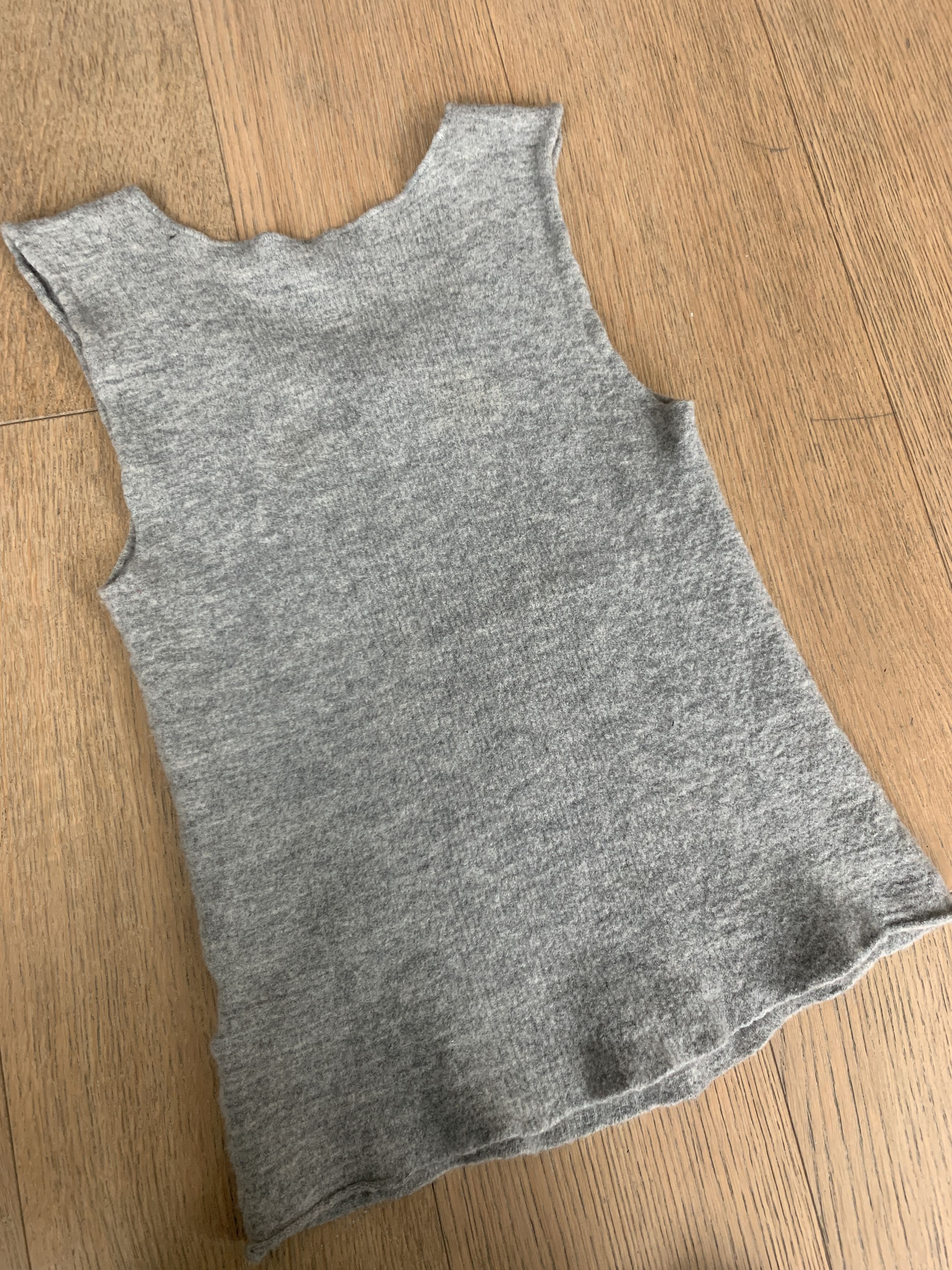 Vivienne Westwood 2018 Brand New 100% Lana Wool Minimilism Tank Crop Top Size L / US 10 / IT 46 - 2 Thumbnail
