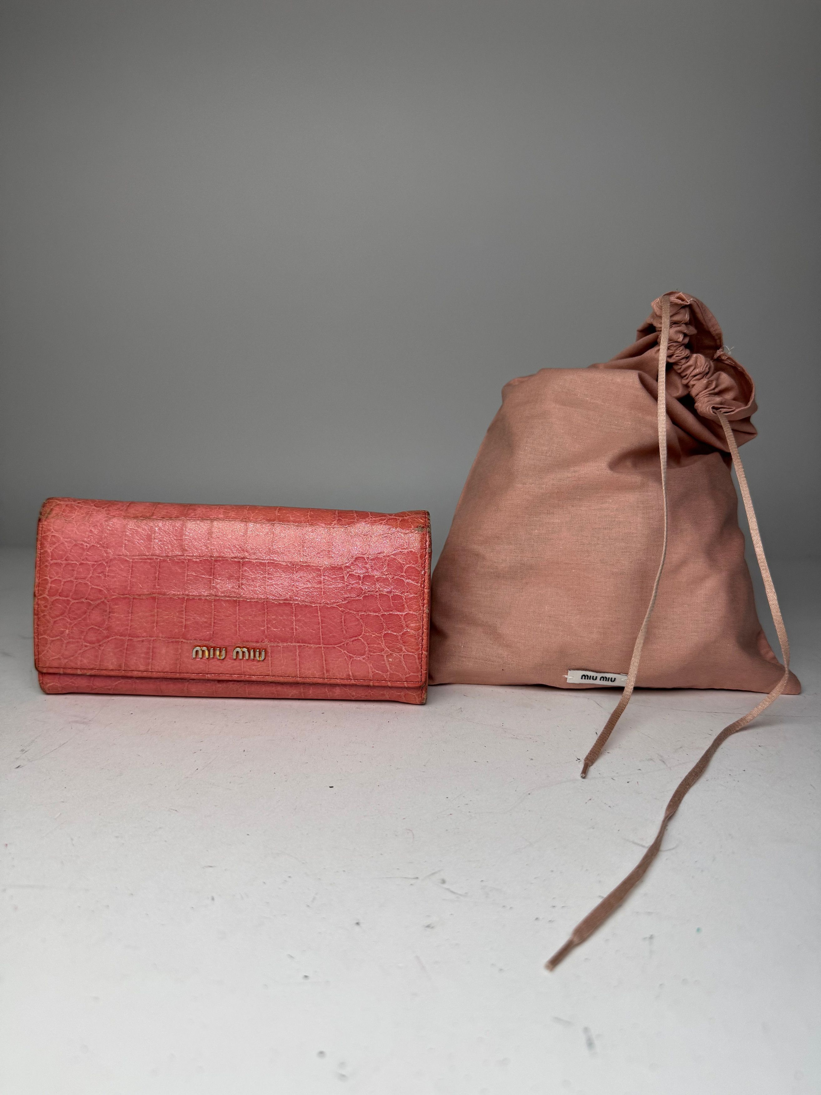 Miu Miu Vintage Crocodile Emblossed Patent Leather wallet Pink Size ONE SIZE - 1 Thumbnail