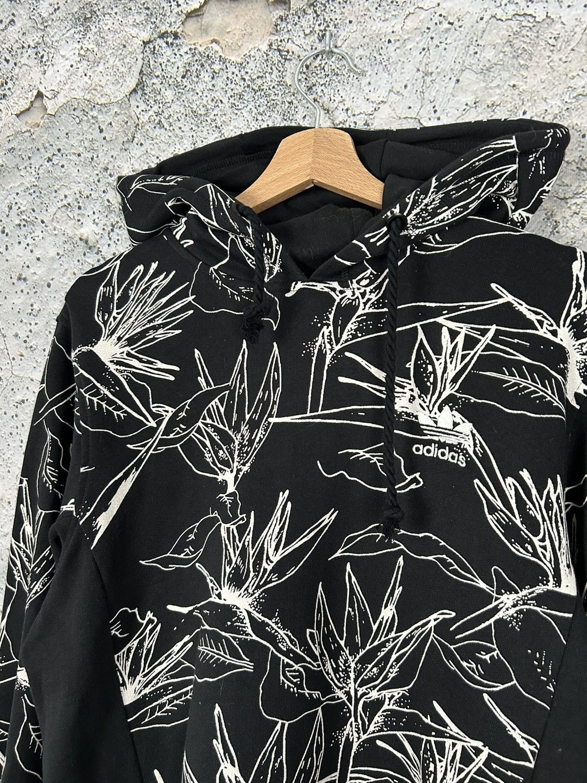 Adidas Adidas Sketch Flowers Hoodie Sweatshirt Streetwear Hype Size US M / EU 48-50 / 2 - 3 Thumbnail