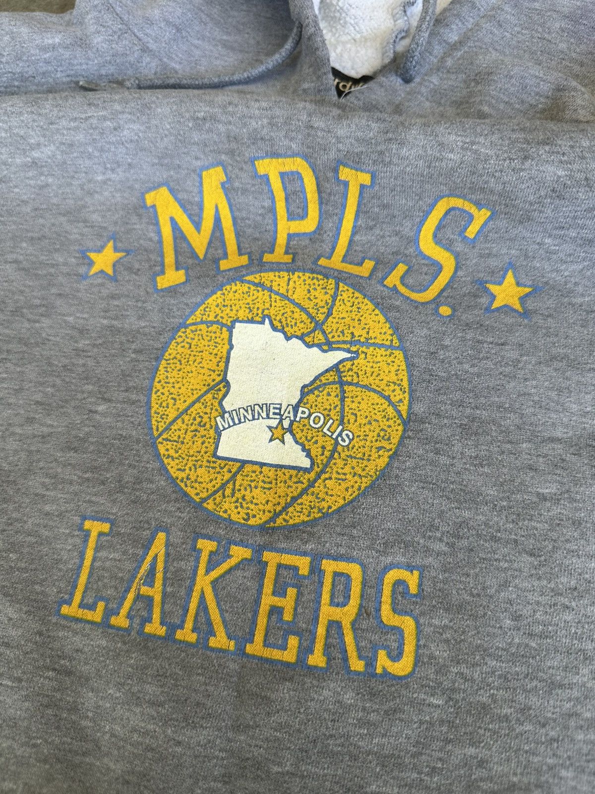 Reebok Vintage NBA Reebok Hardwood Classics MPLS Lakers Hoodie Size US XL / EU 56 / 4 - 3 Thumbnail
