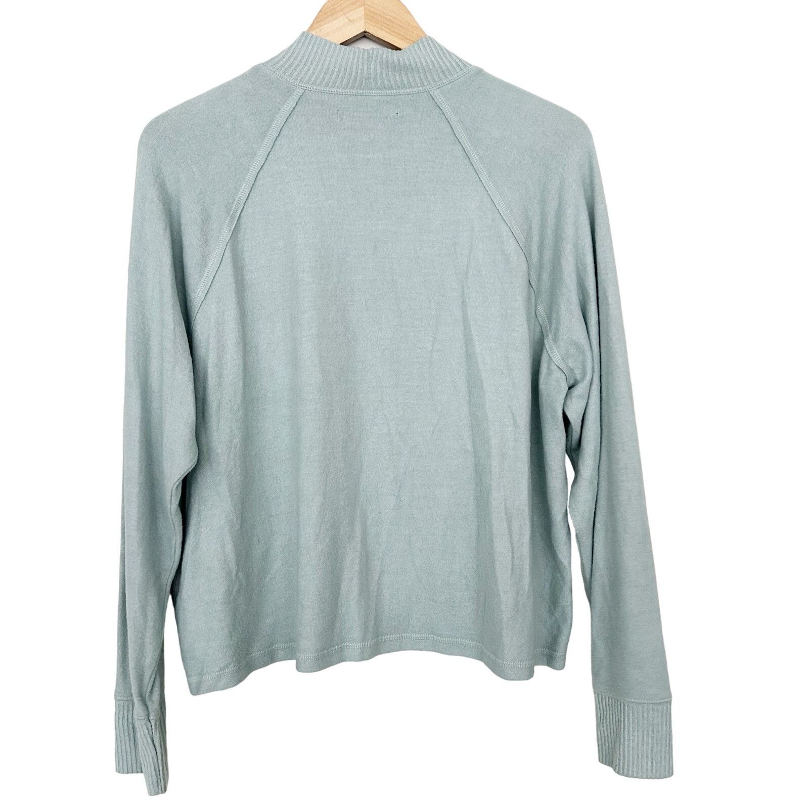 Abercrombie & Fitch Abercrombie & Fitch Green Mock Neck Long Sleeve Shirt Sz L Size L / US 10 / IT 46 - 4 Thumbnail