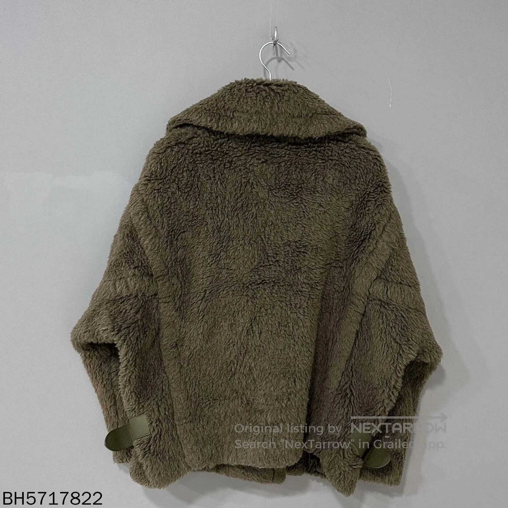 Other dark green short teddy coat by MaxMara. Size US M / EU 48-50 / 2 - 3 Thumbnail