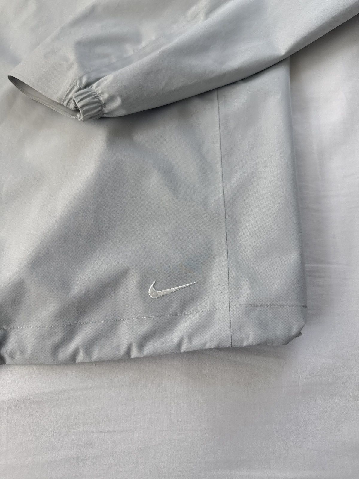 Nike ACG Nike ACG Storm Fit Cascade Rains Waterproof Jacket White Size US M / EU 48-50 / 2 - 14 Thumbnail