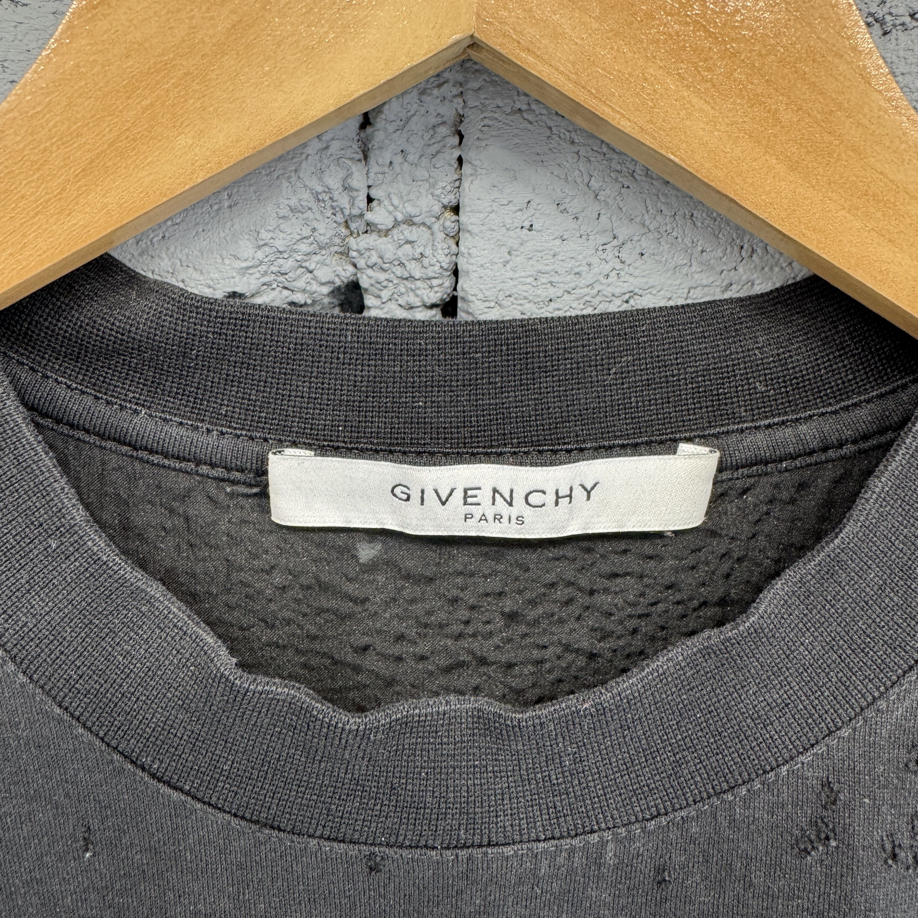 Givenchy Rare Givenchy Chest Logo Destruction Distressd Tshirt Size US XXS / EU 40 - 4 Thumbnail