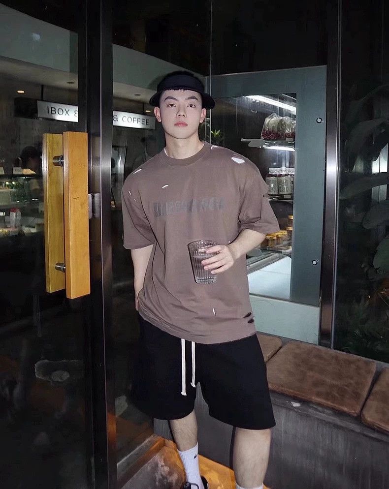 Balenciaga Balenciaga Ripped Logo Print Short Sleeve T-Shirt Size US XS / EU 42 / 0 - 7 Thumbnail